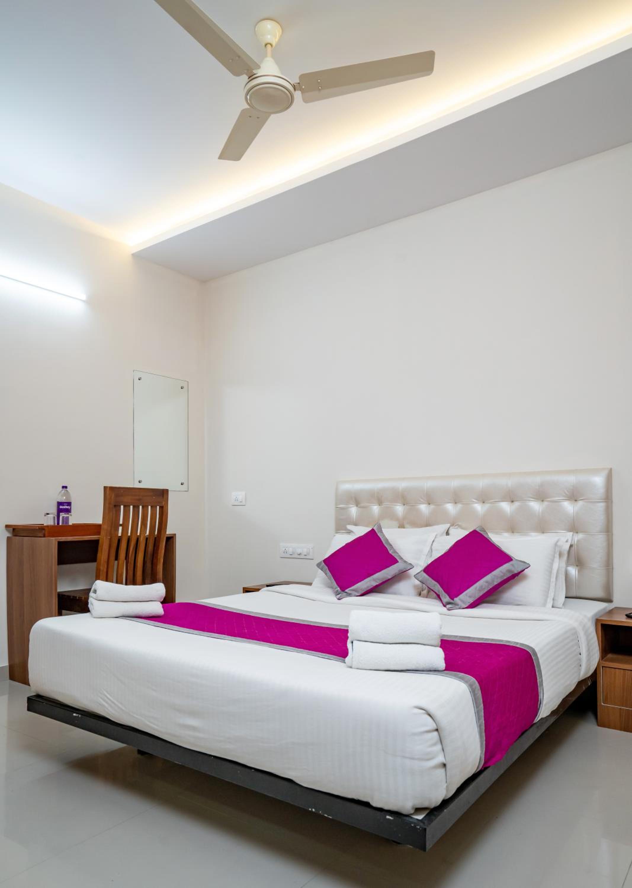 Deluxe Room - Photo 3