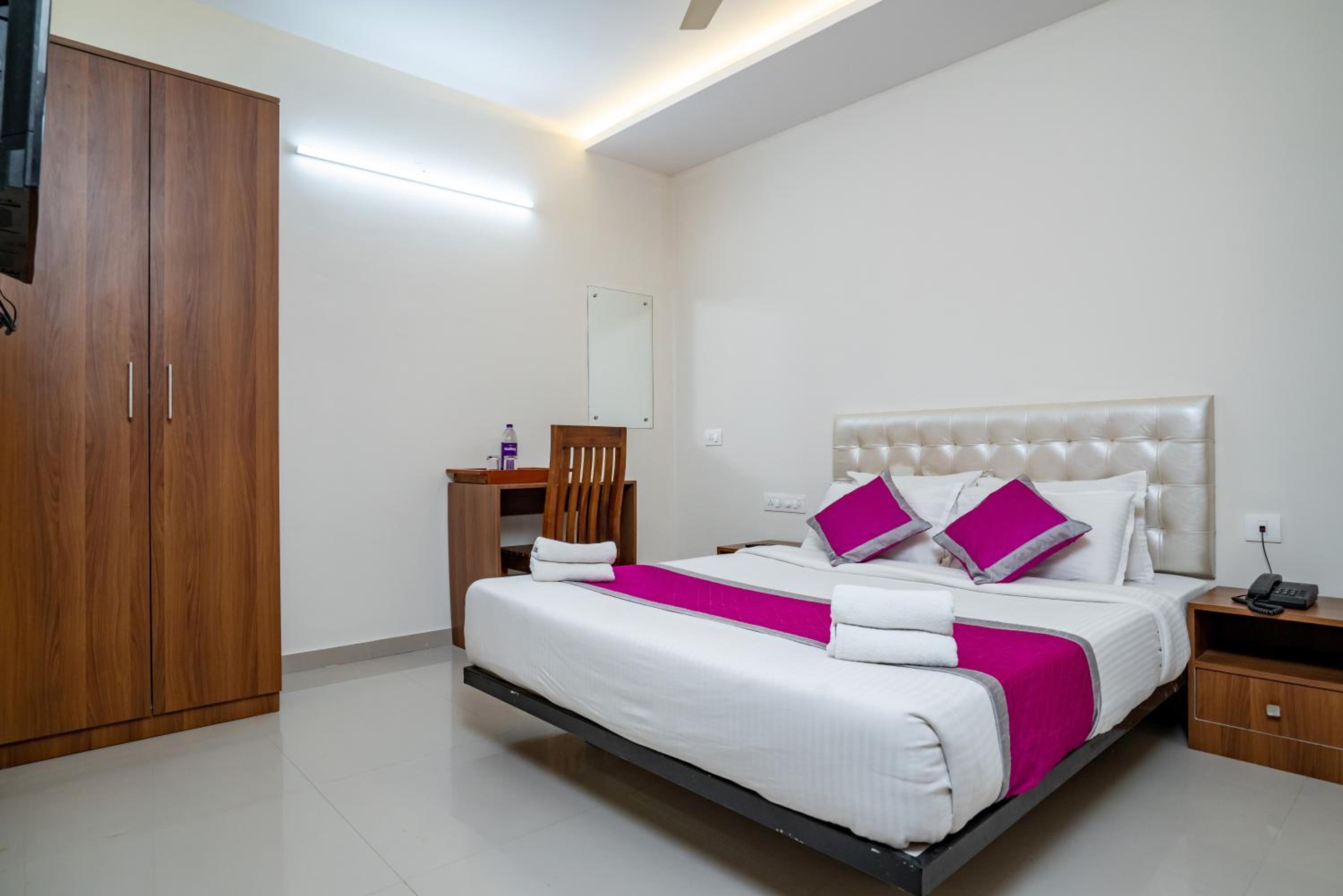 Deluxe Room - Photo 4