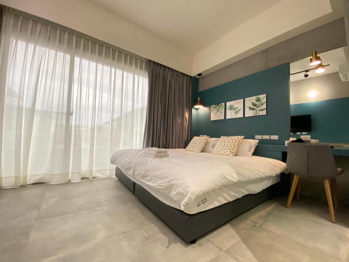 Standard Double Room with Balcony photo 2