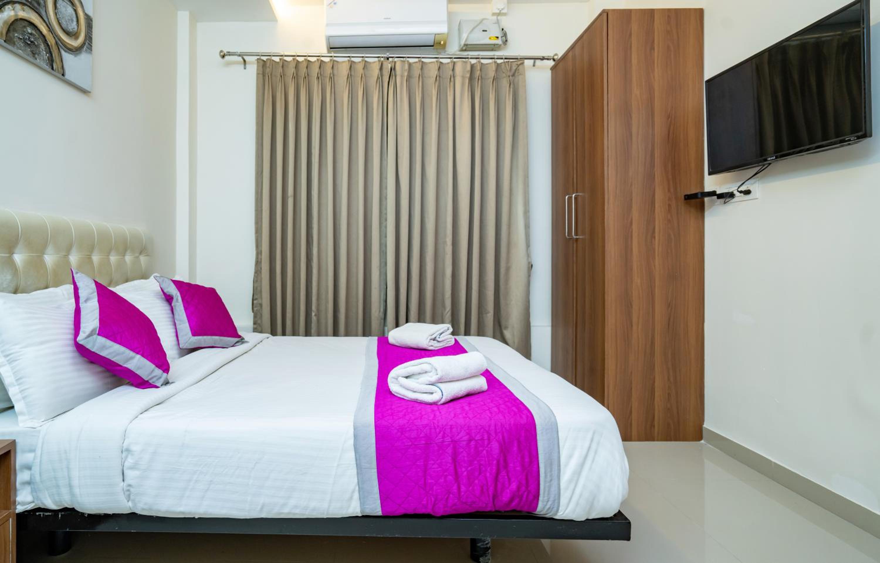 Deluxe Room - Photo 21