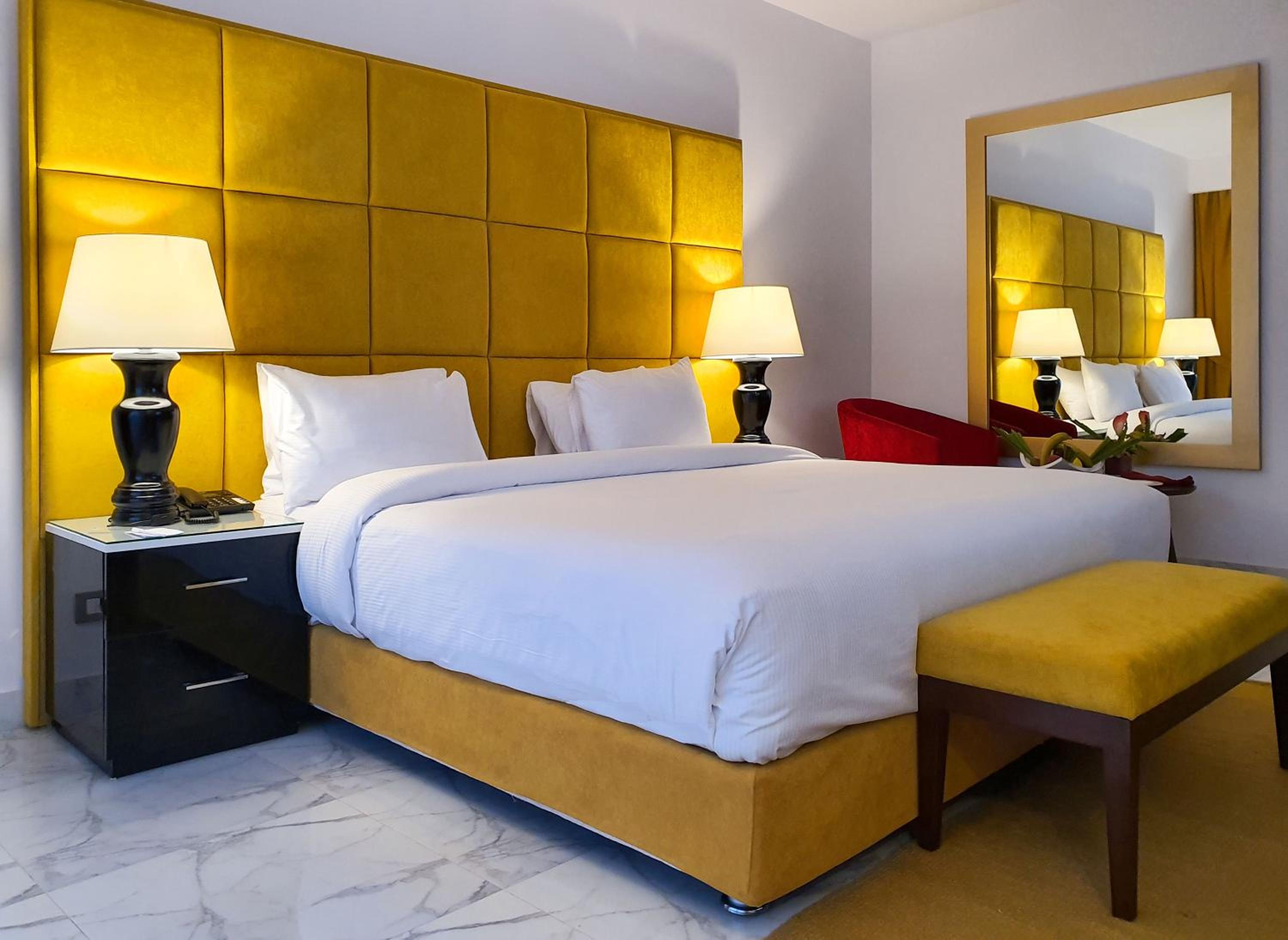 Double or Twin Room with Sea View - Photo 4
