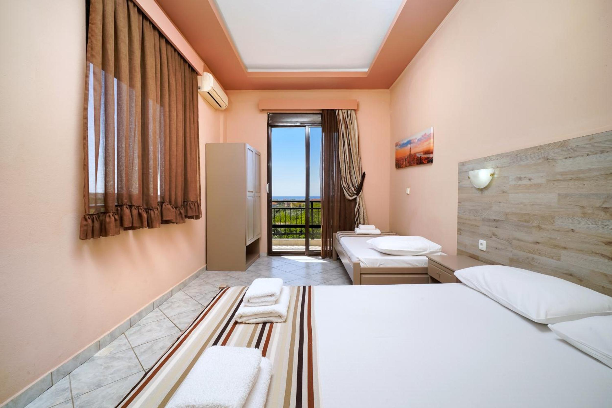 Standard Triple Room photo 3