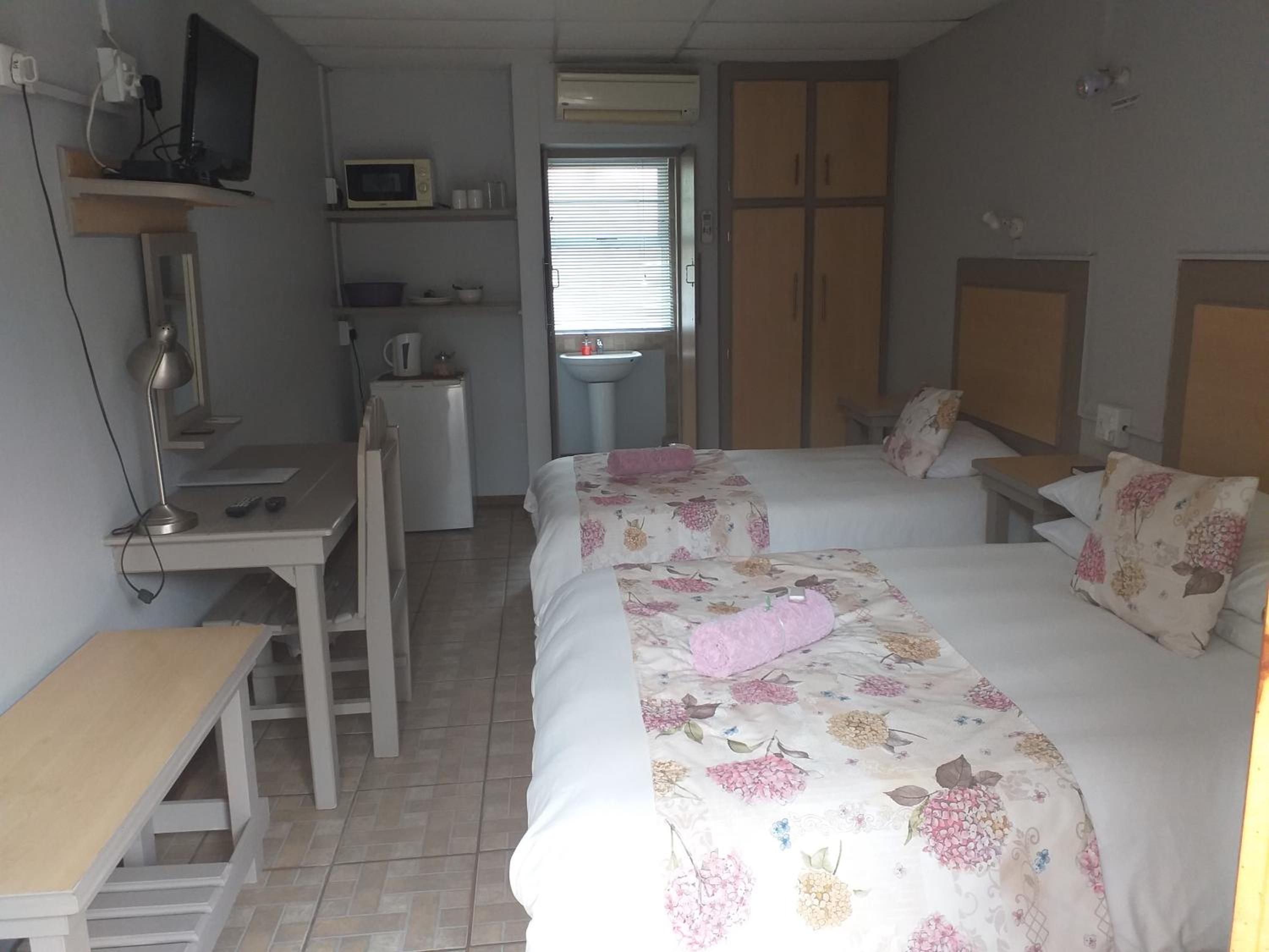 Deluxe Double or Twin Room photo 1
