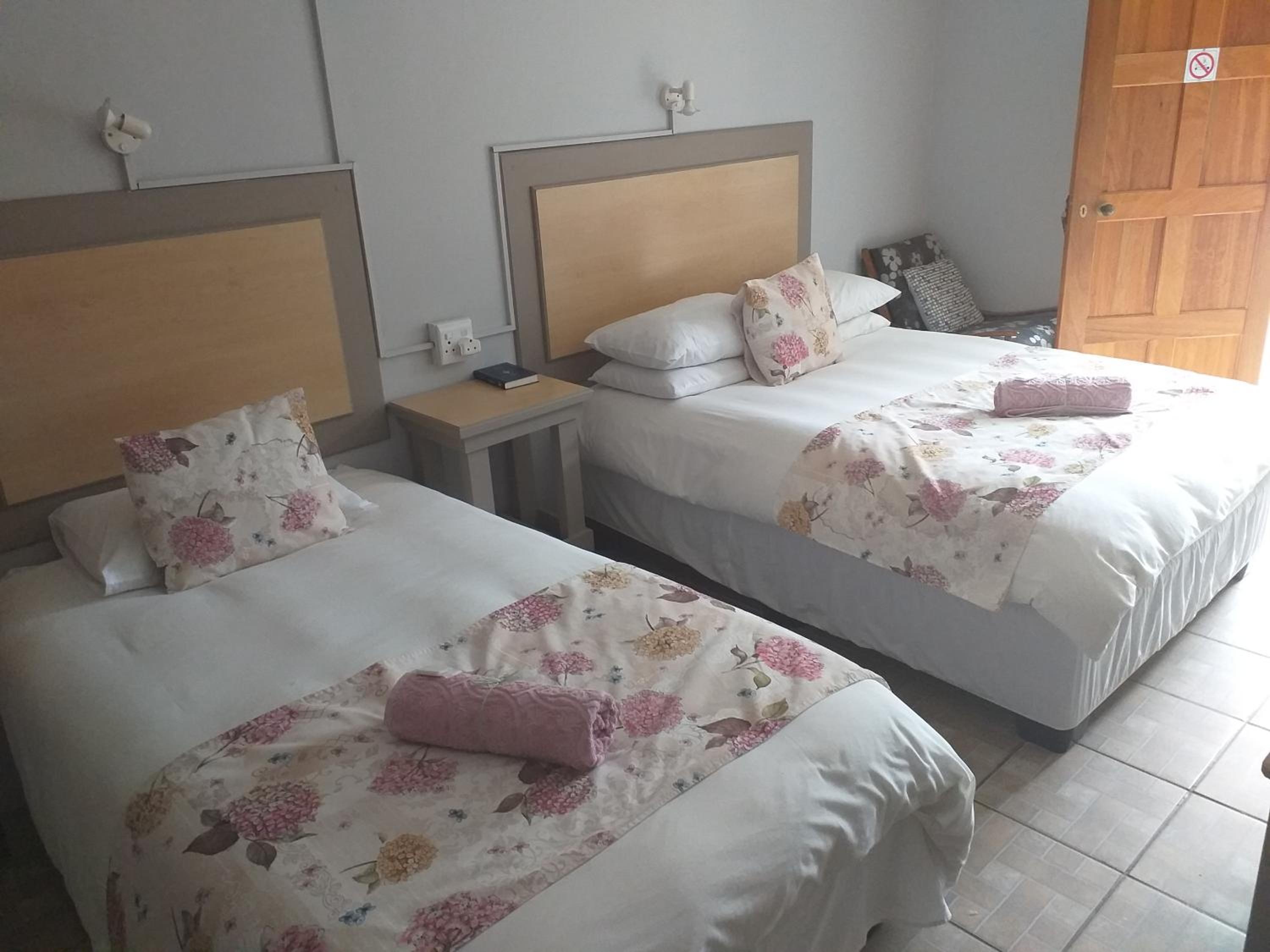 Deluxe Double or Twin Room photo 2