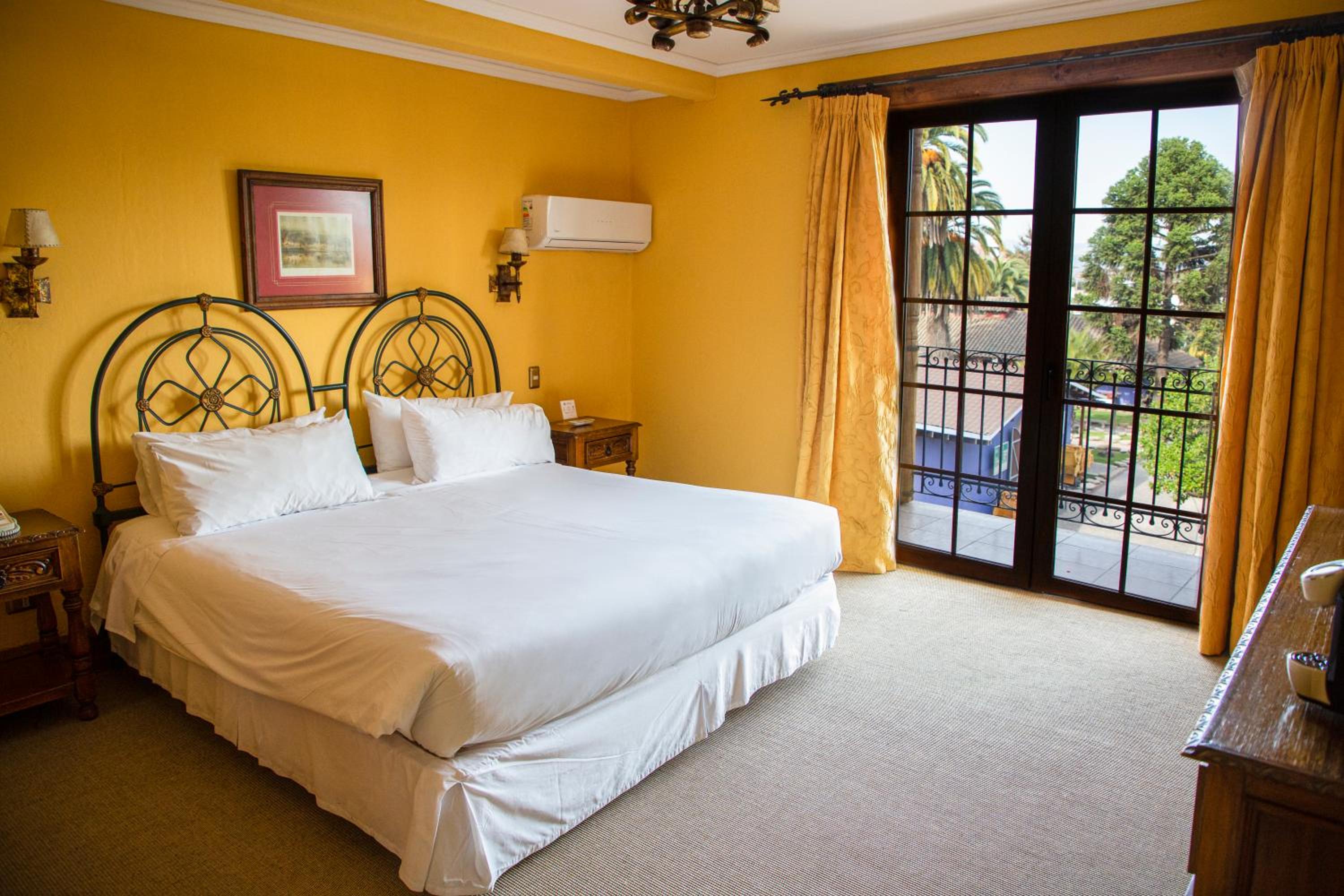 Standard King Room photo 1