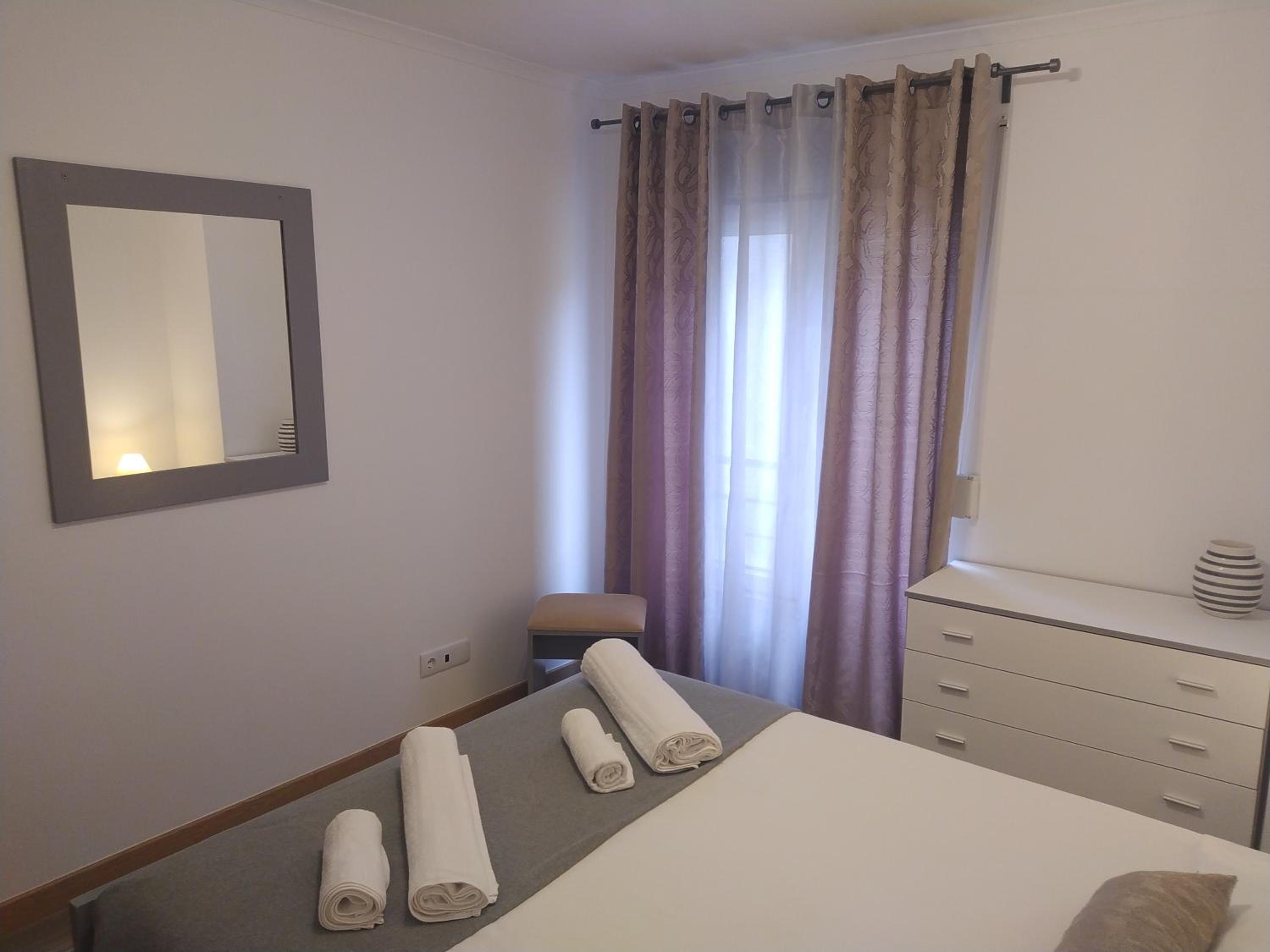 Two-Bedroom Apartment - Photo 2