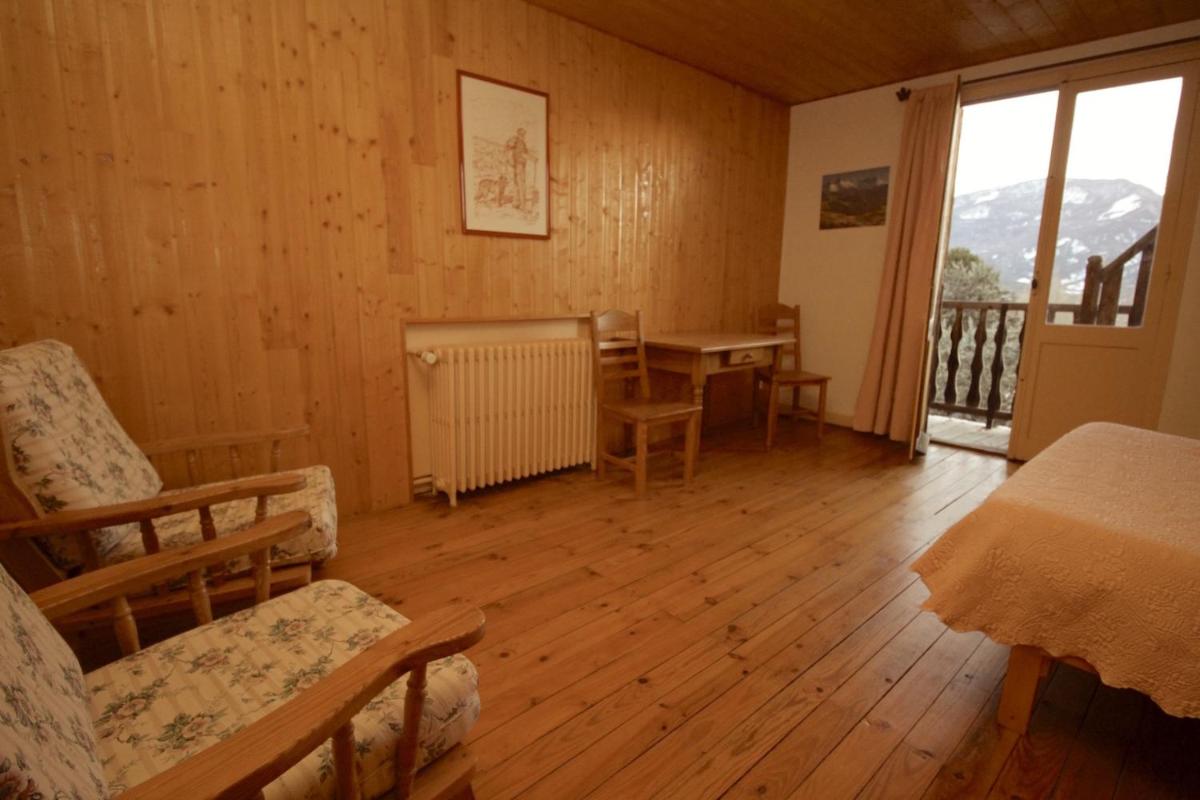 Family Room with Private Bathroom photo 2