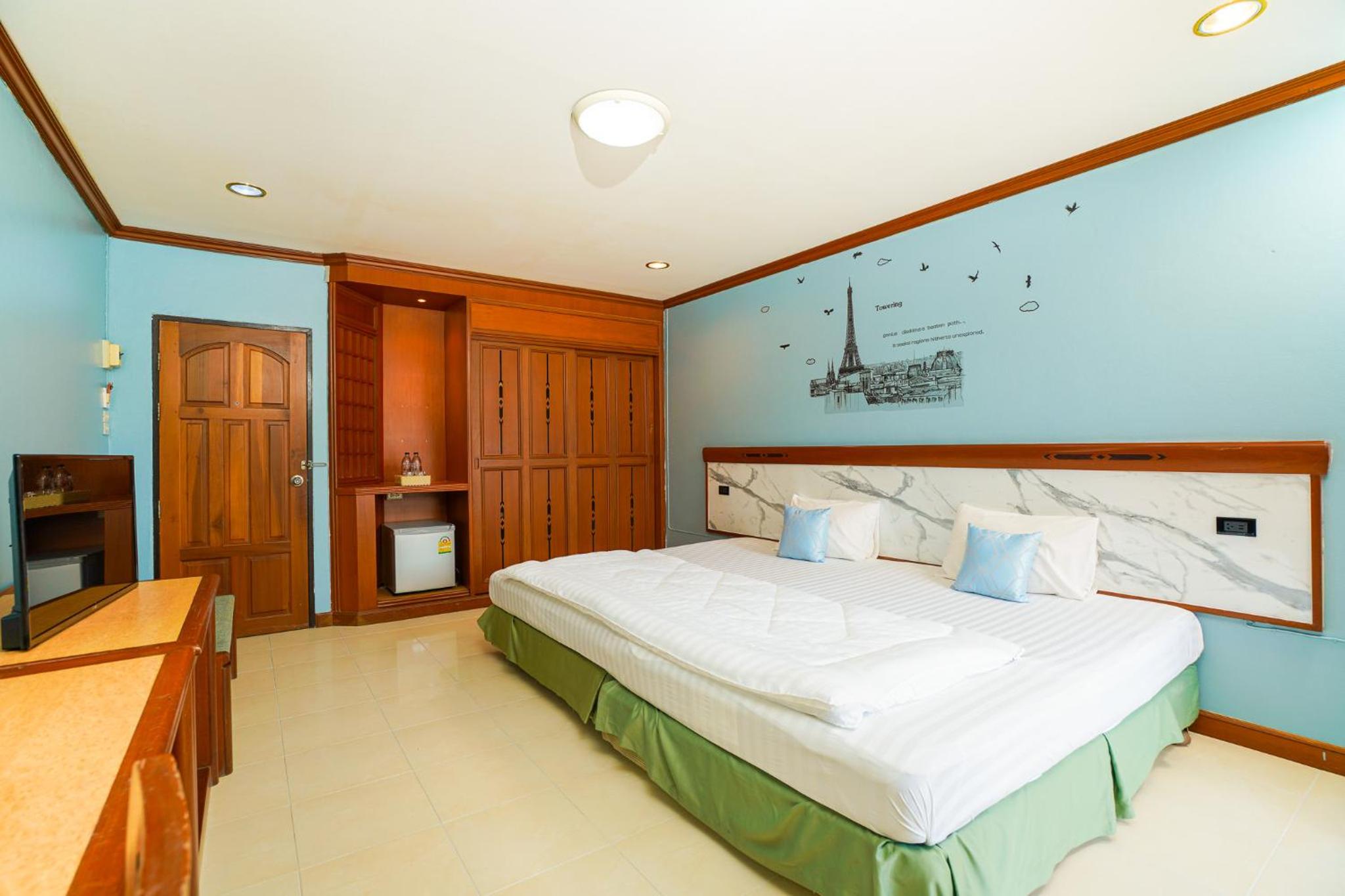 Deluxe Double Room - Photo 7