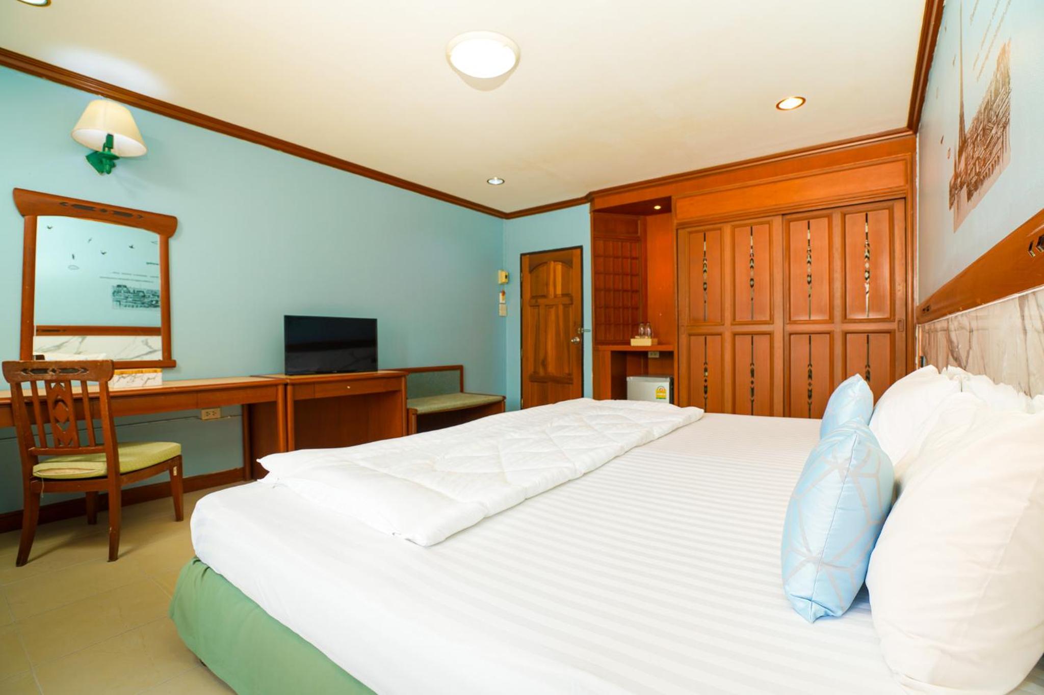 Deluxe Double Room - Photo 8