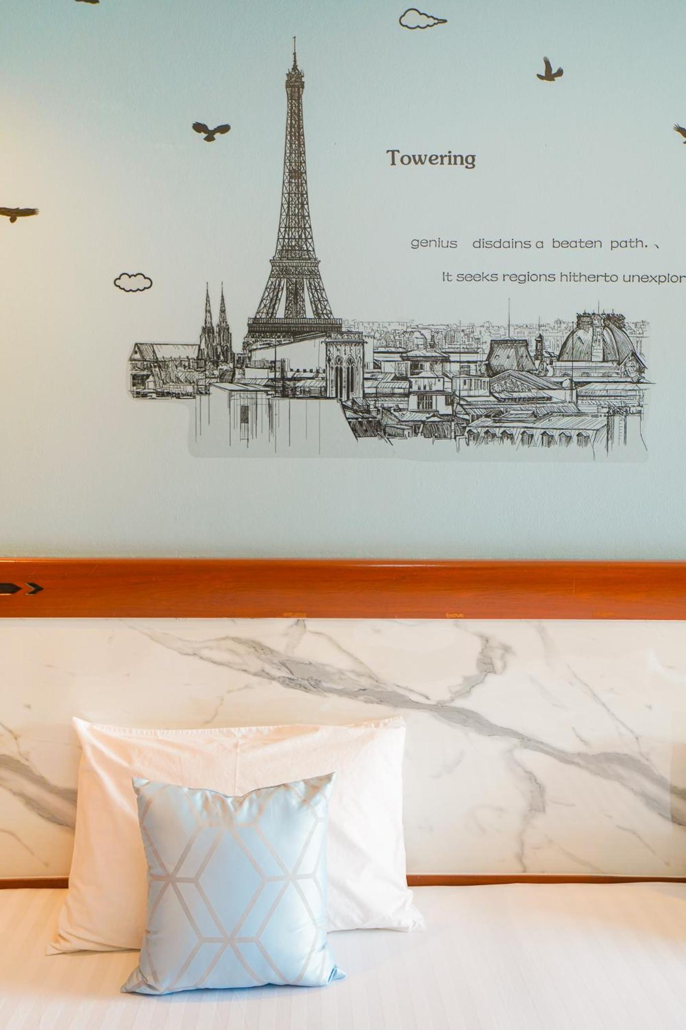 Deluxe Double Room - Photo 10