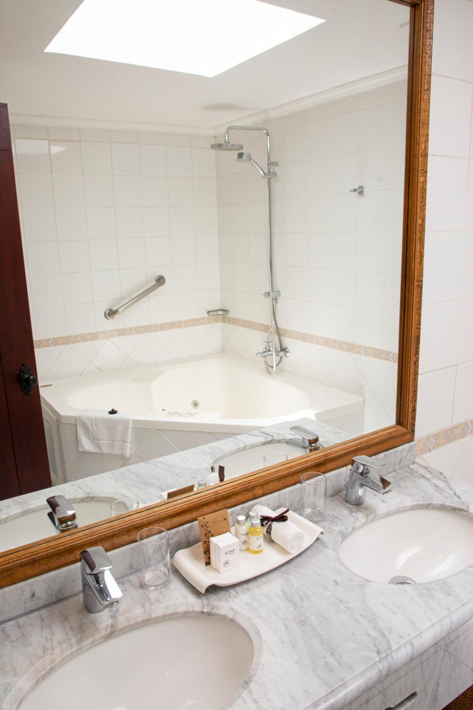 Deluxe Suite photo 3