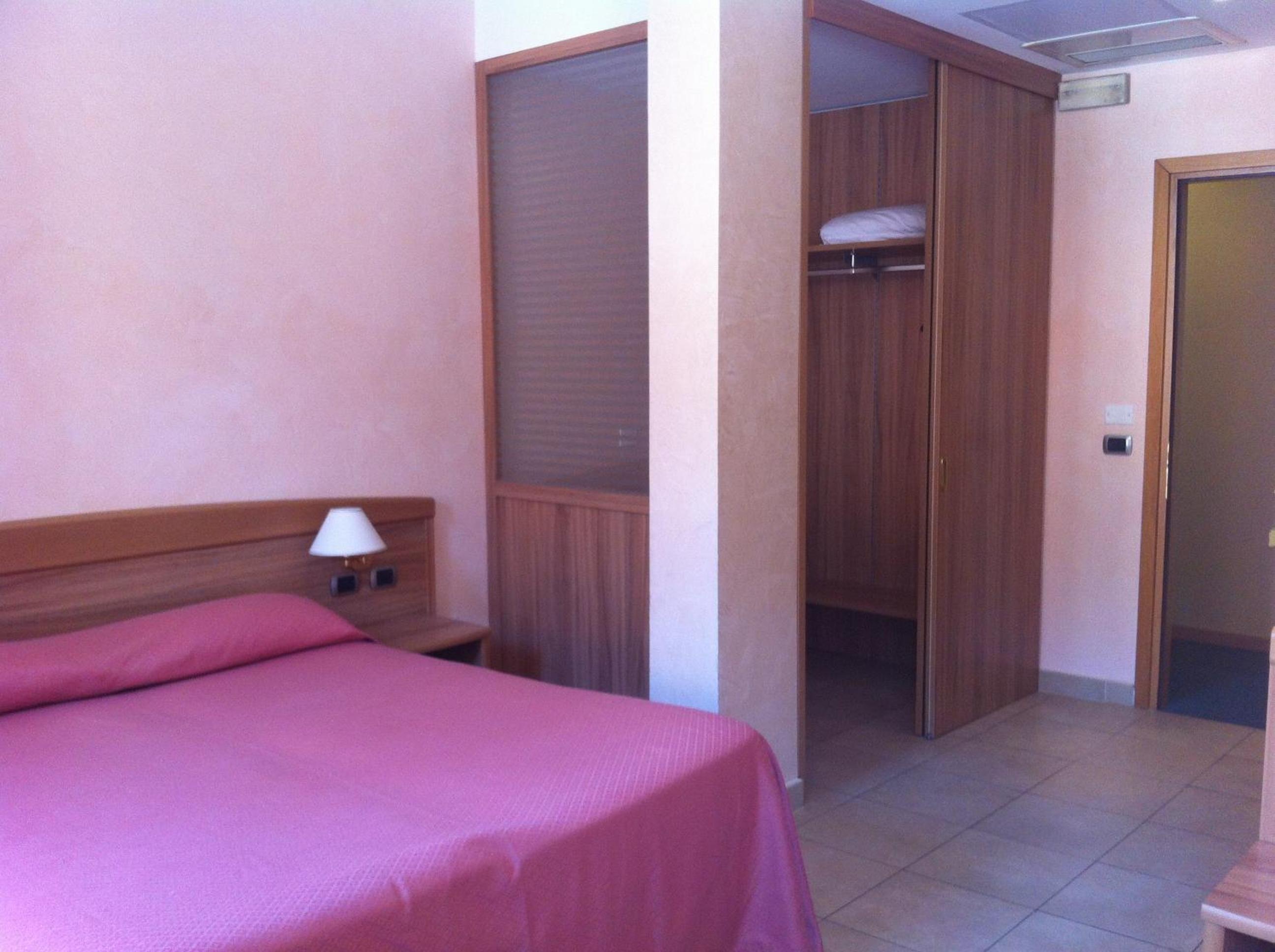 Quadruple Room - Photo 2