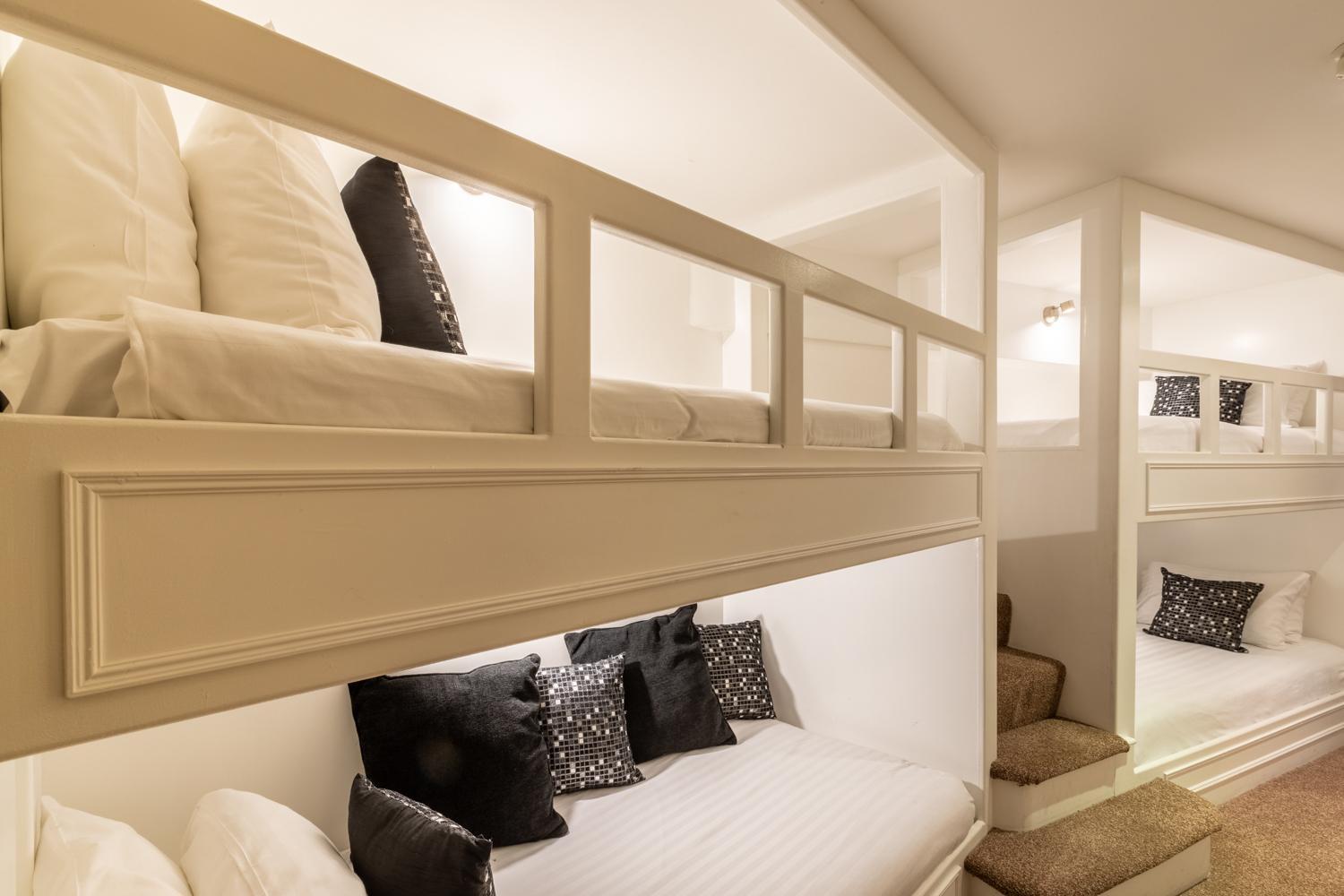 Sleeps 6 photo 3
