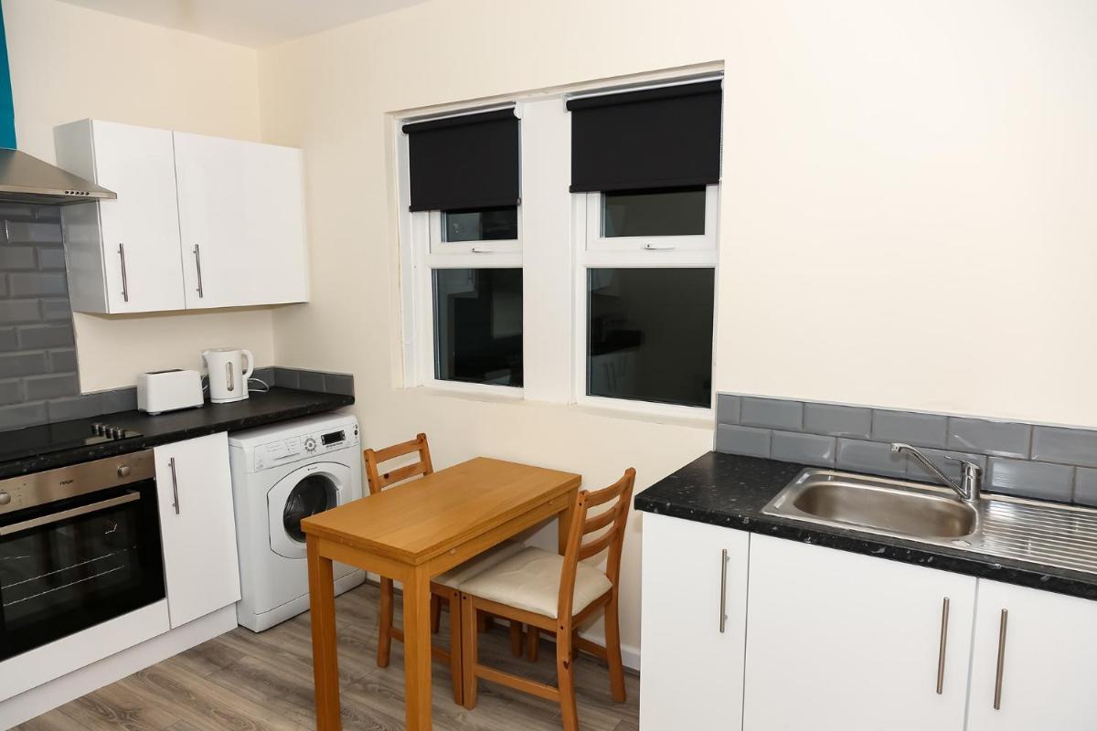 Double Room with Shared Bathroom photo 3