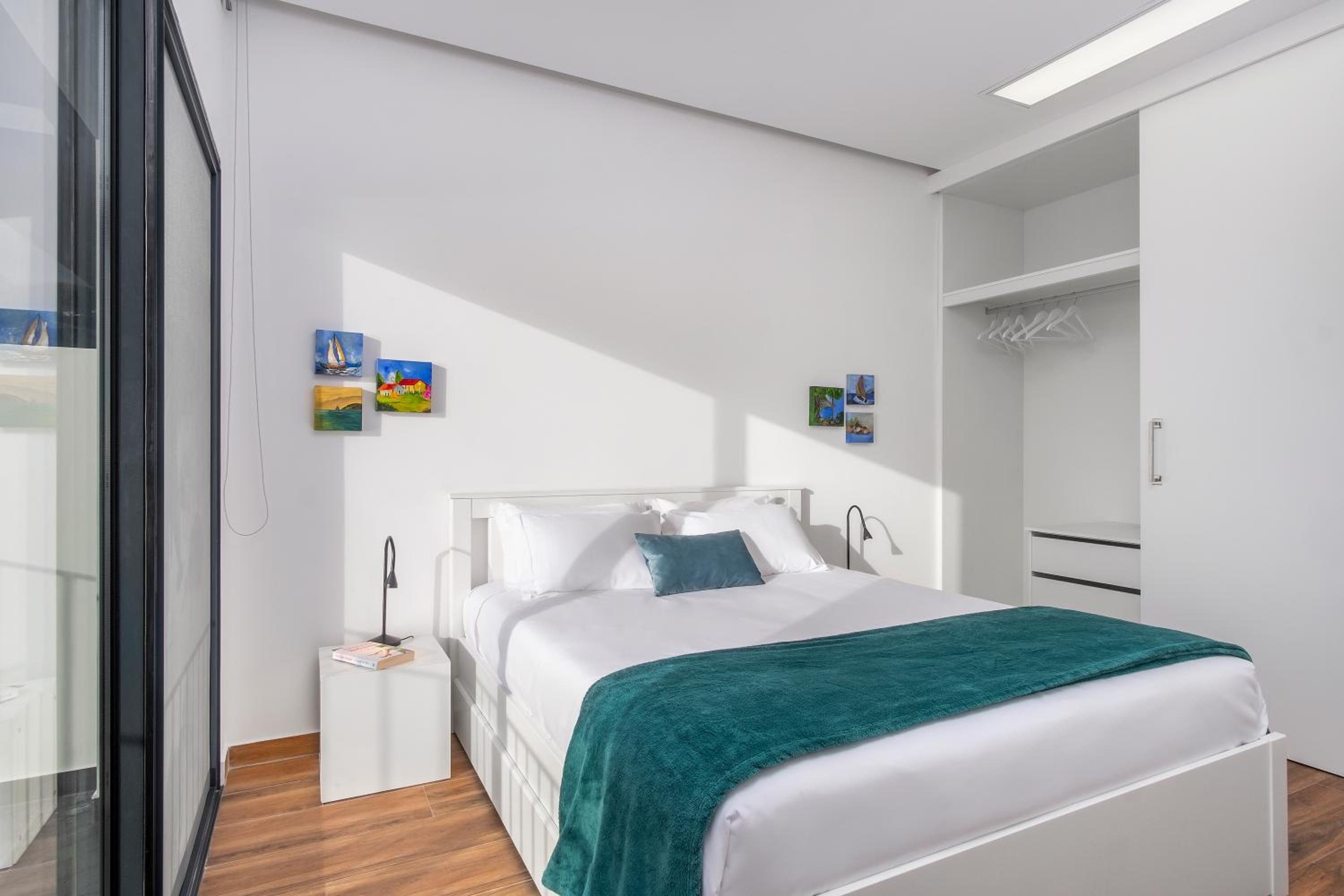 One-Bedroom House - Photo 2