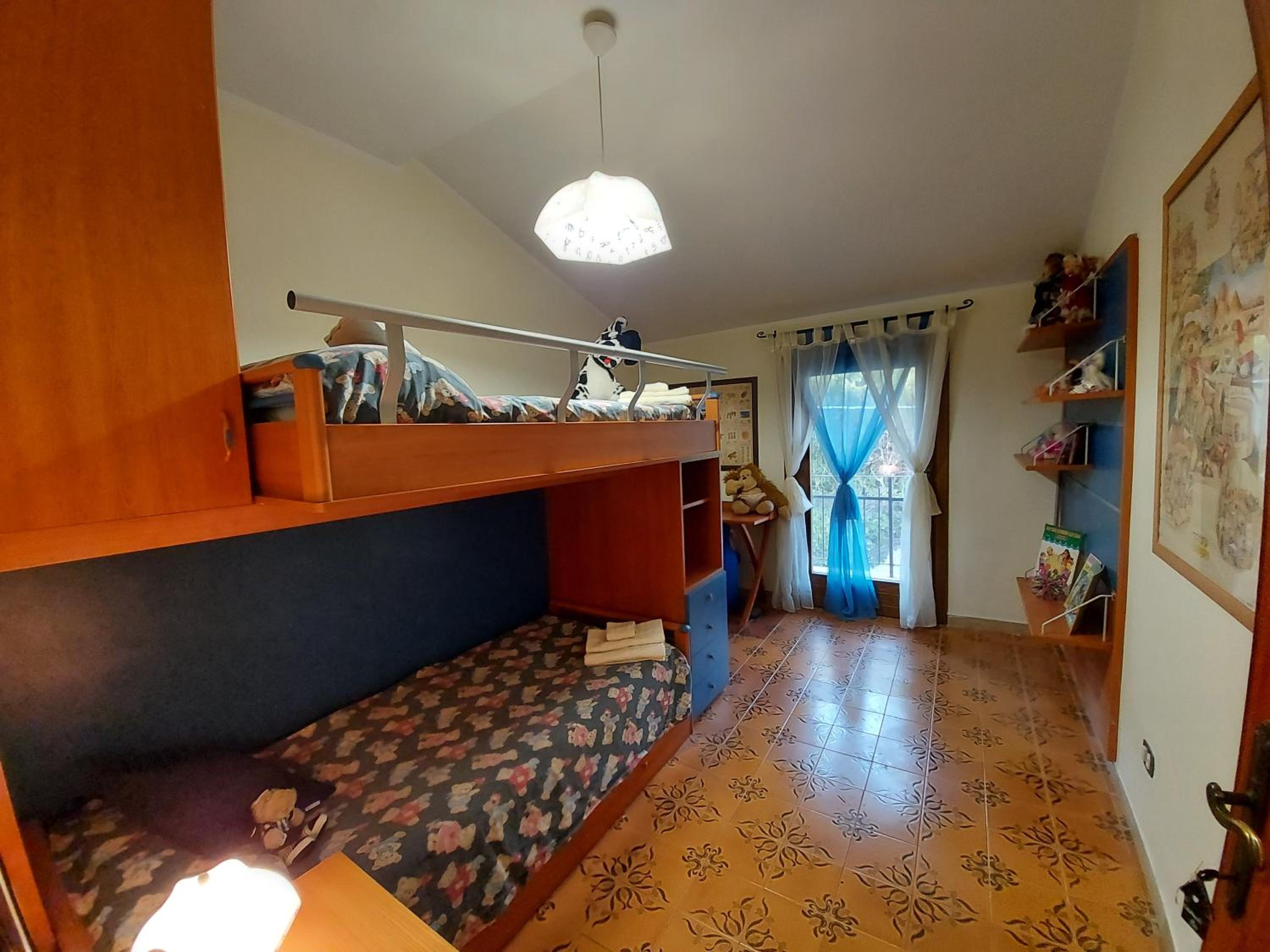 Twin Room with Shared Bathroom photo 3