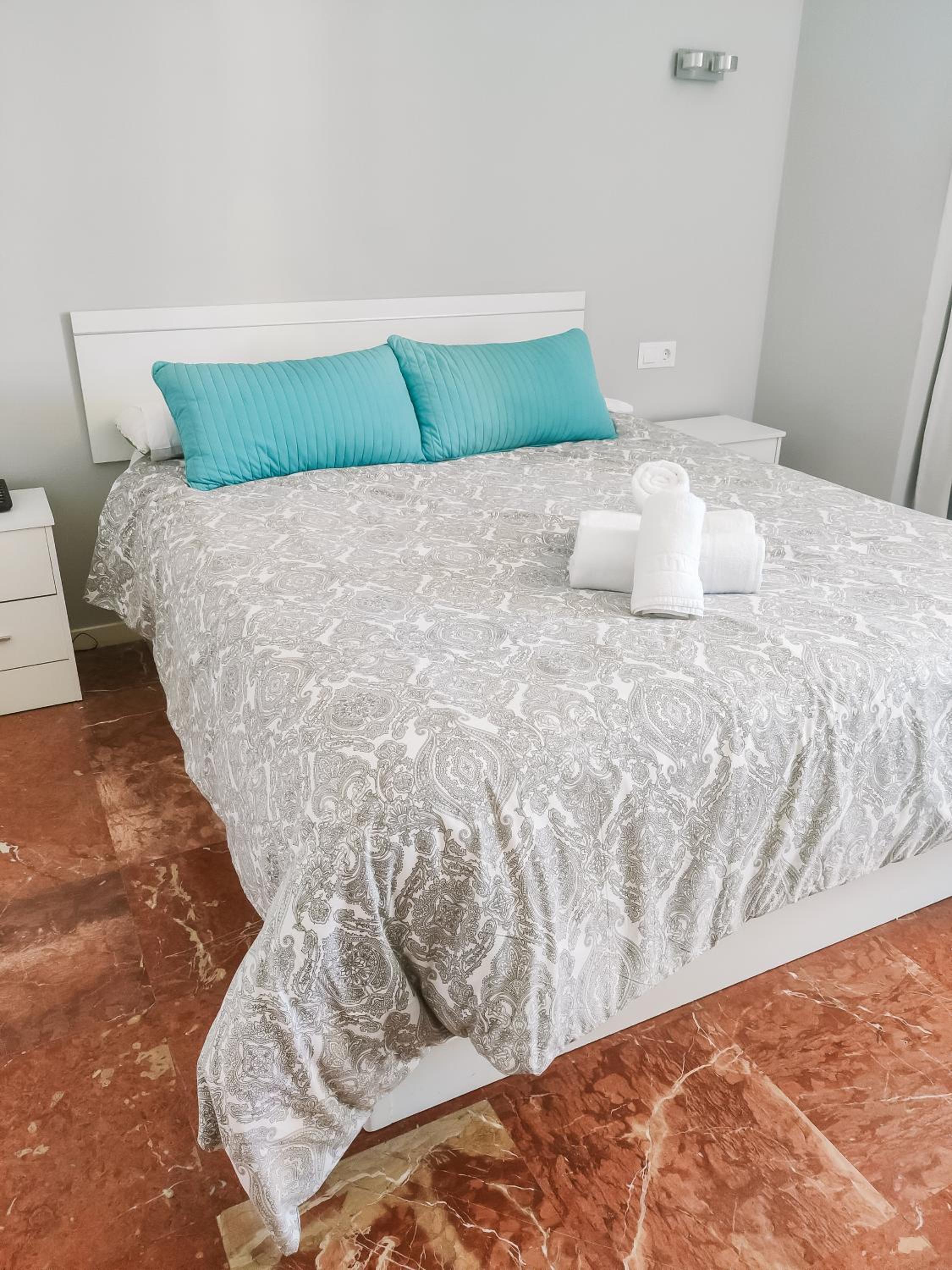 Luxury One-Bedroom Apartment With Sea Views photo 2