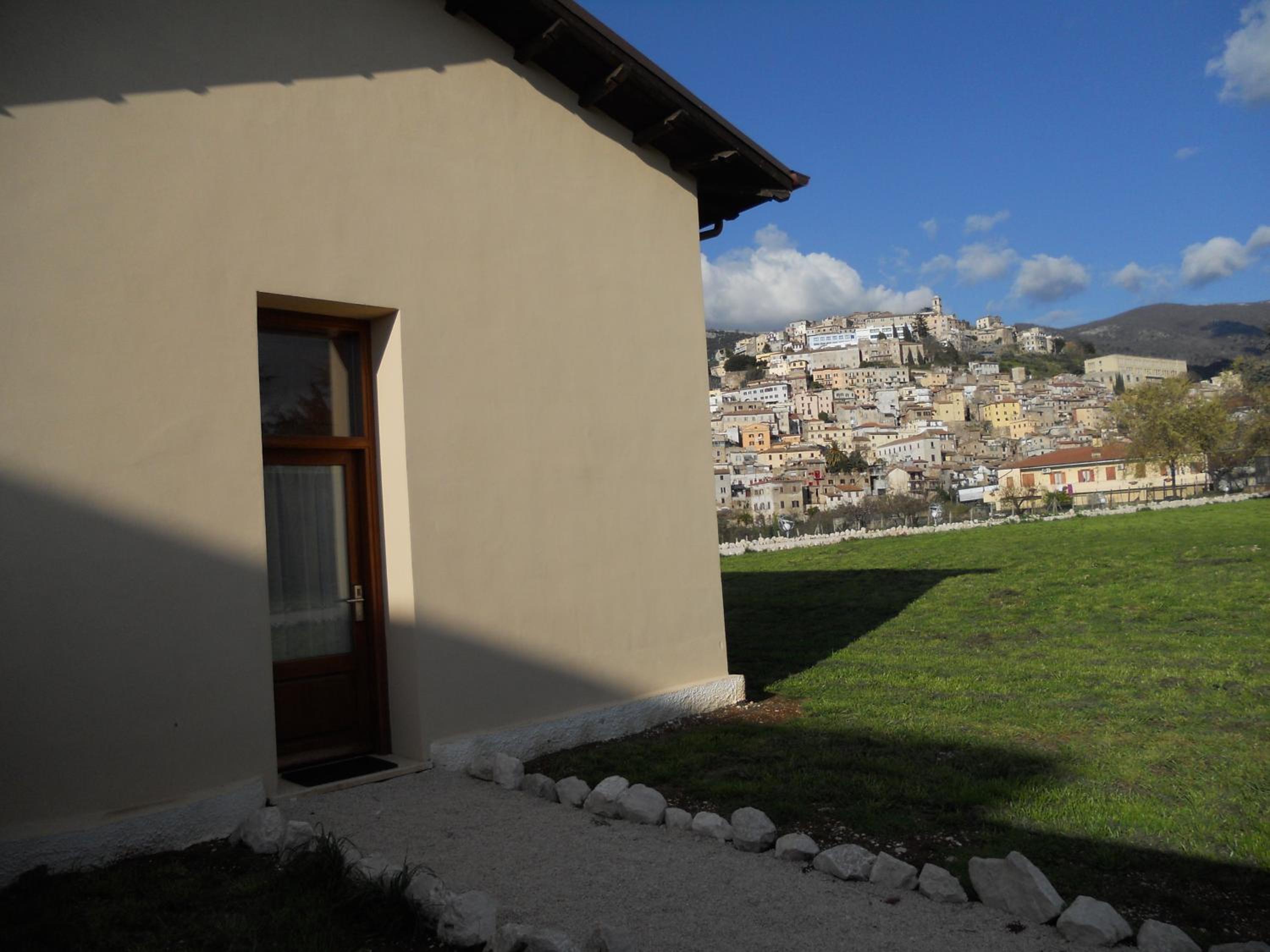 Maisonette photo 2