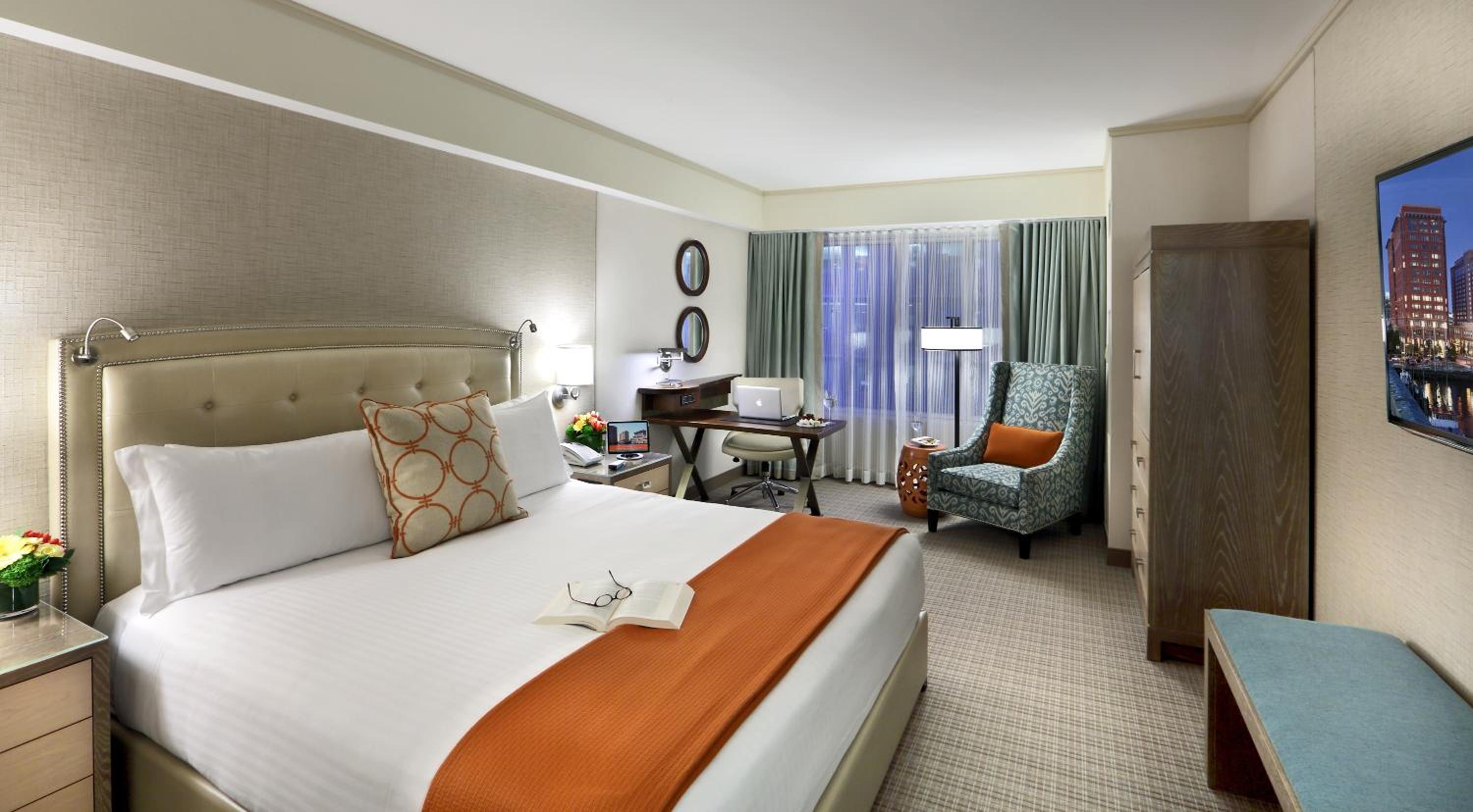 Premier King Room photo 1