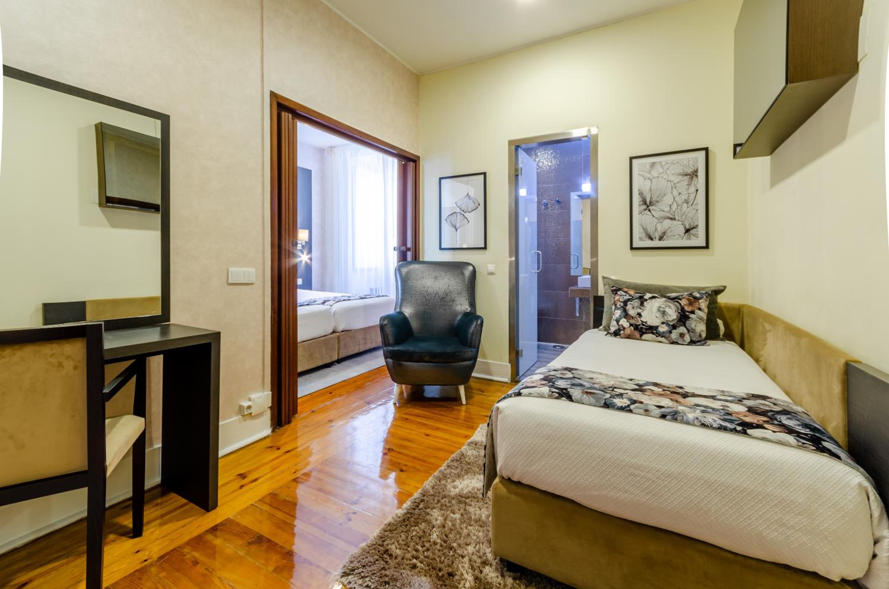 Superior Triple Room - Photo 8