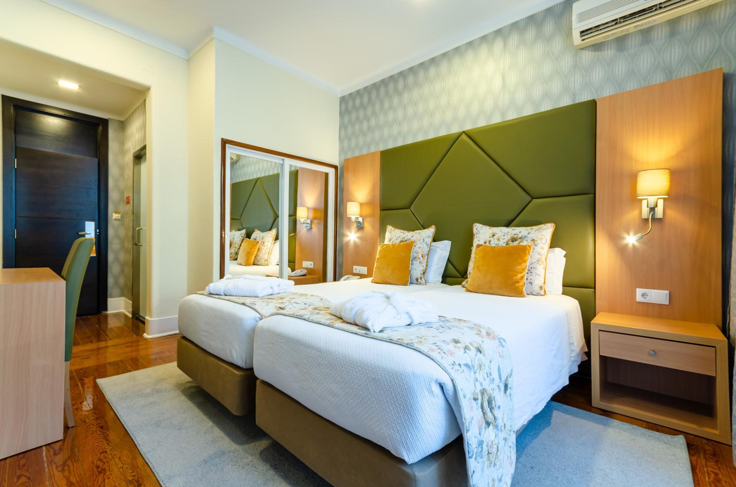 Superior Twin Room - Photo 2