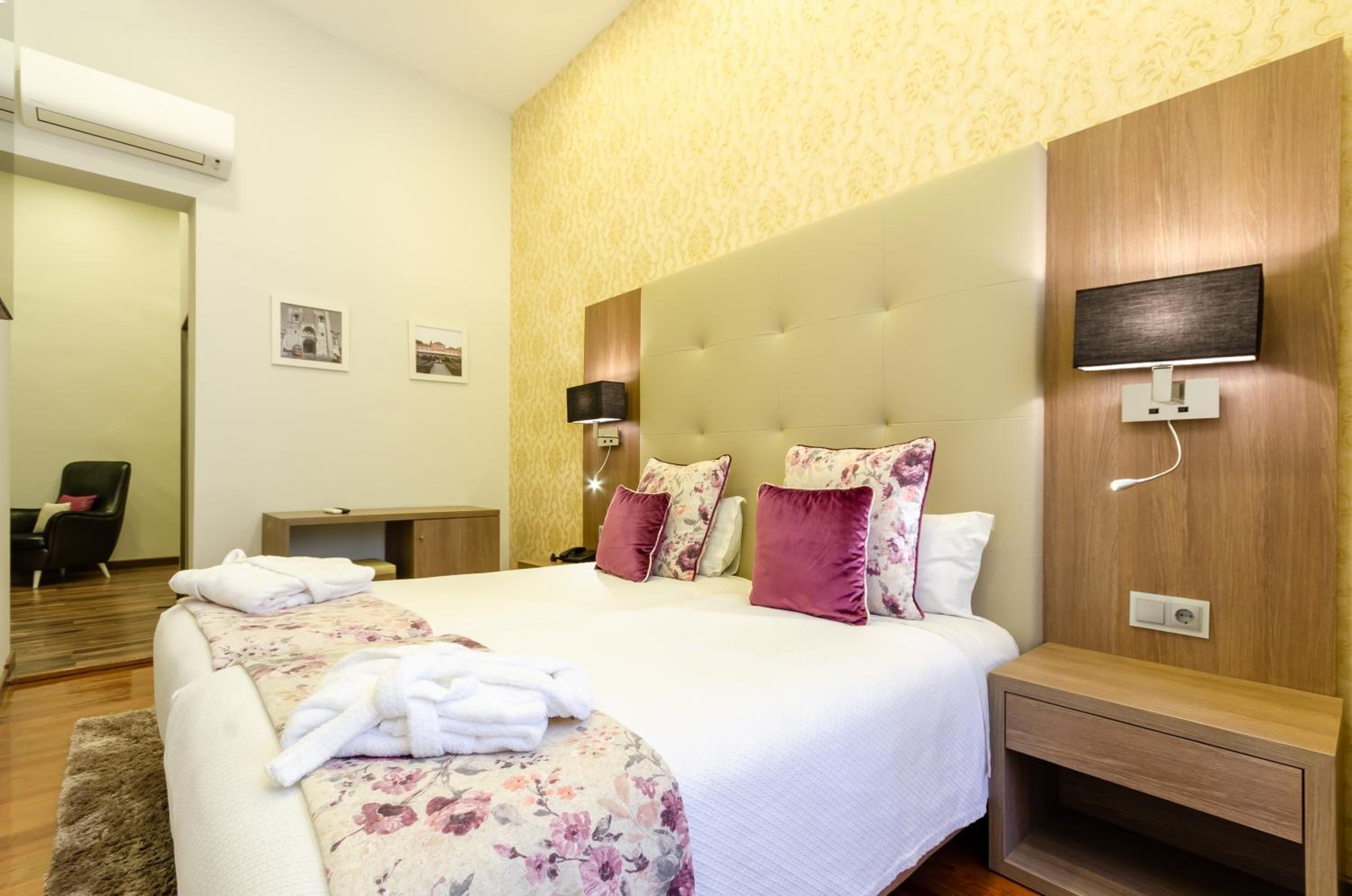 Superior Triple Room - Photo 11