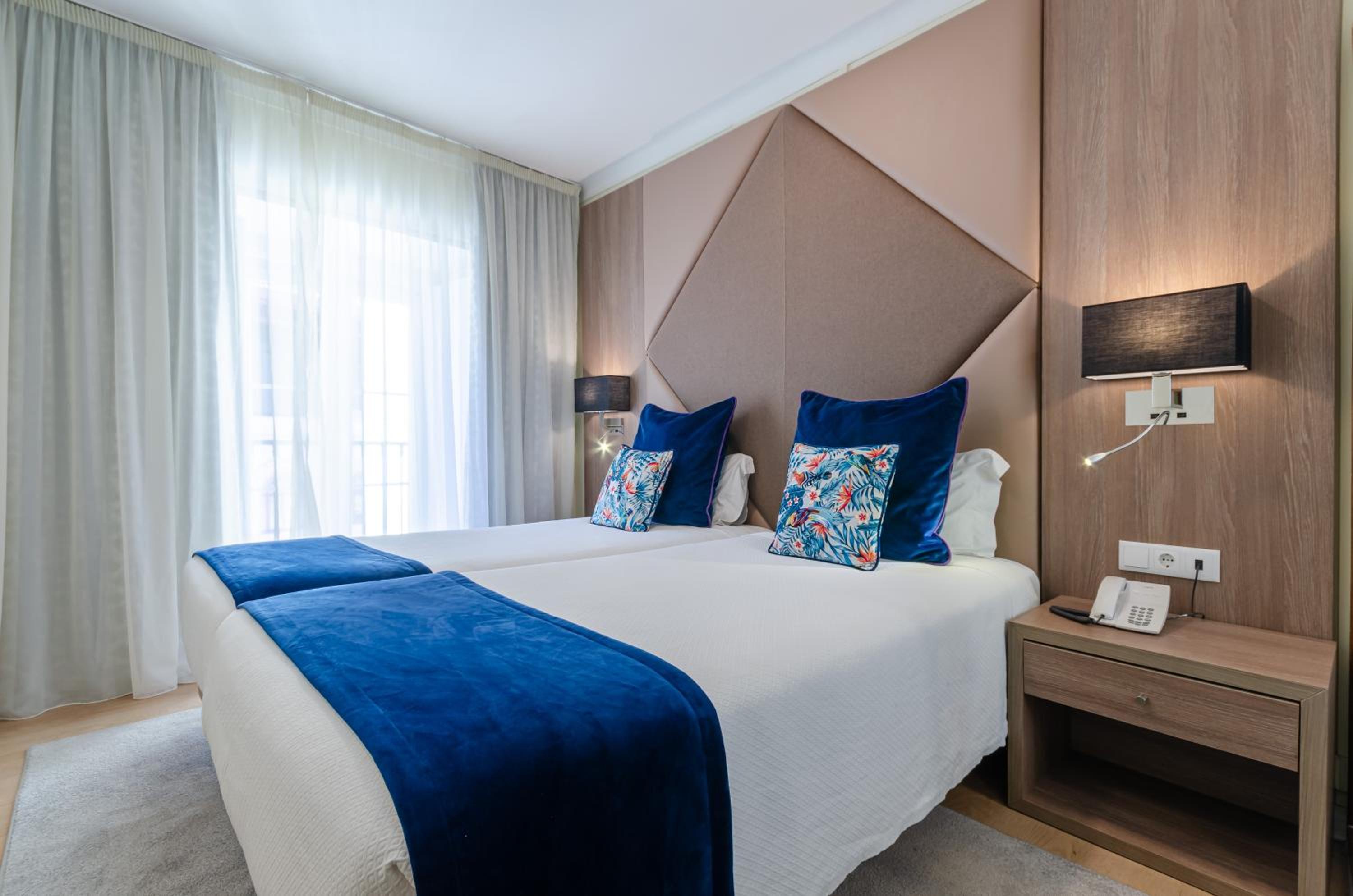 Superior Twin Room - Photo 4