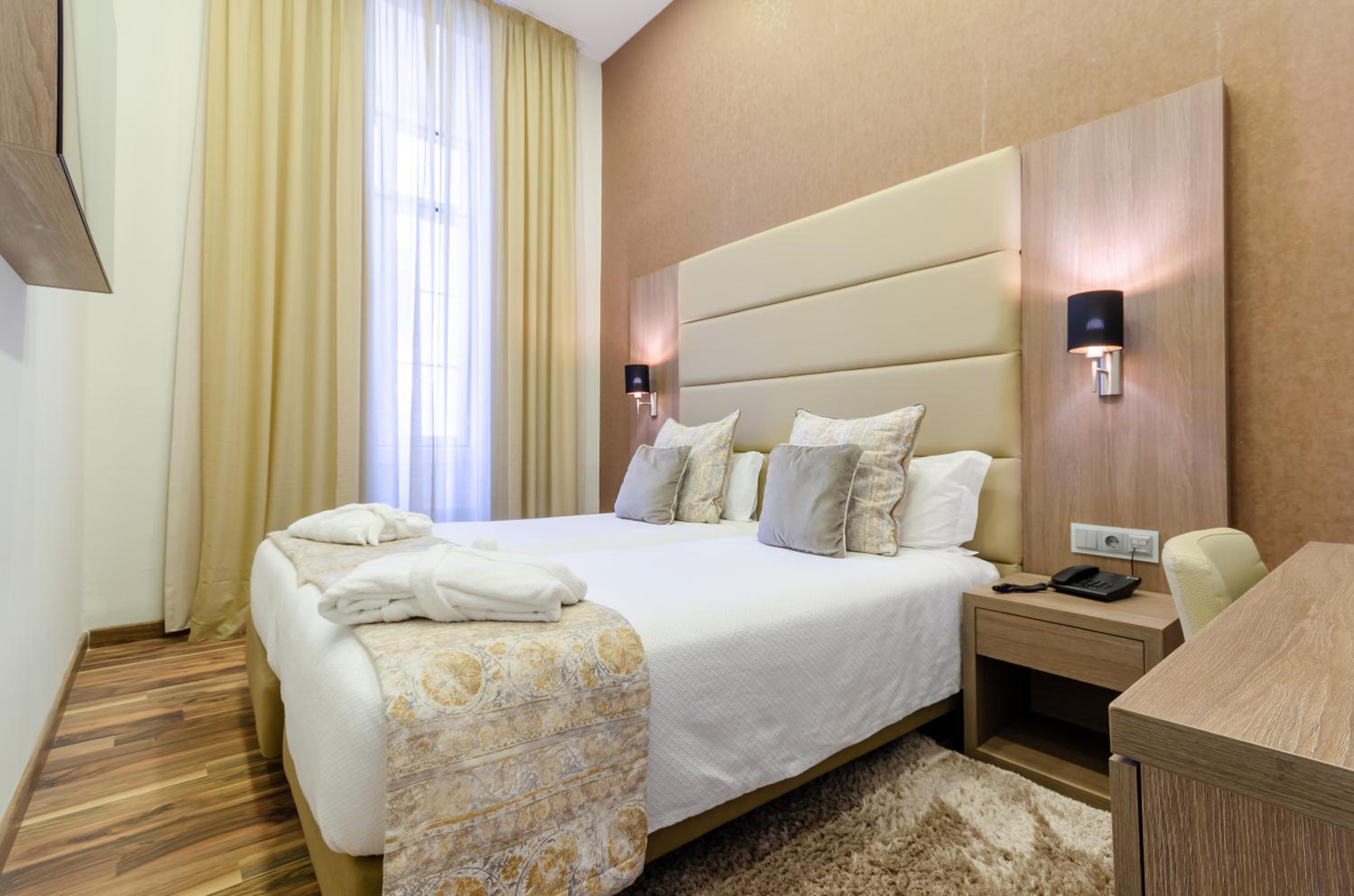 Superior Twin Room - Photo 7