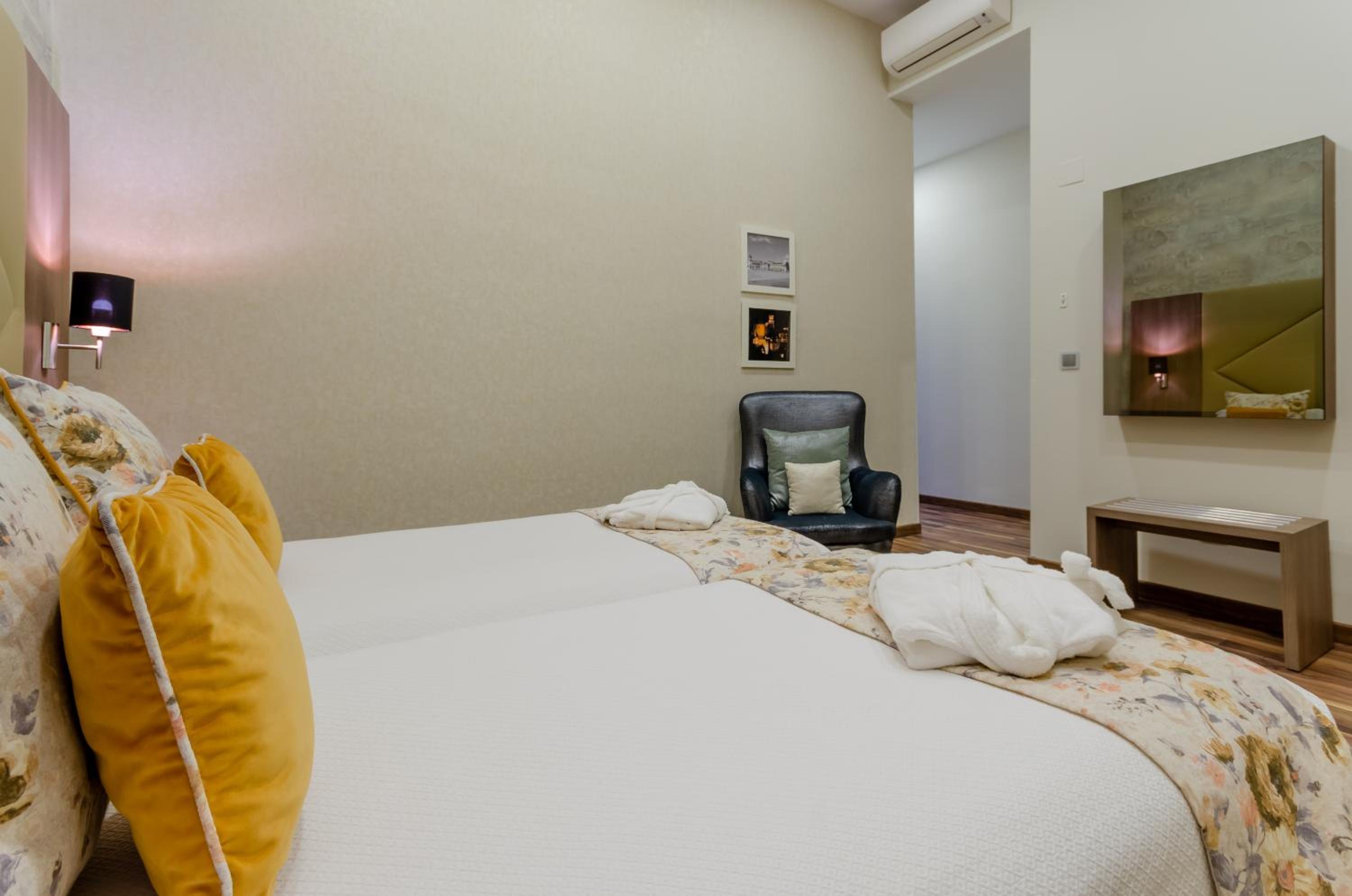 Superior Triple Room - Photo 13