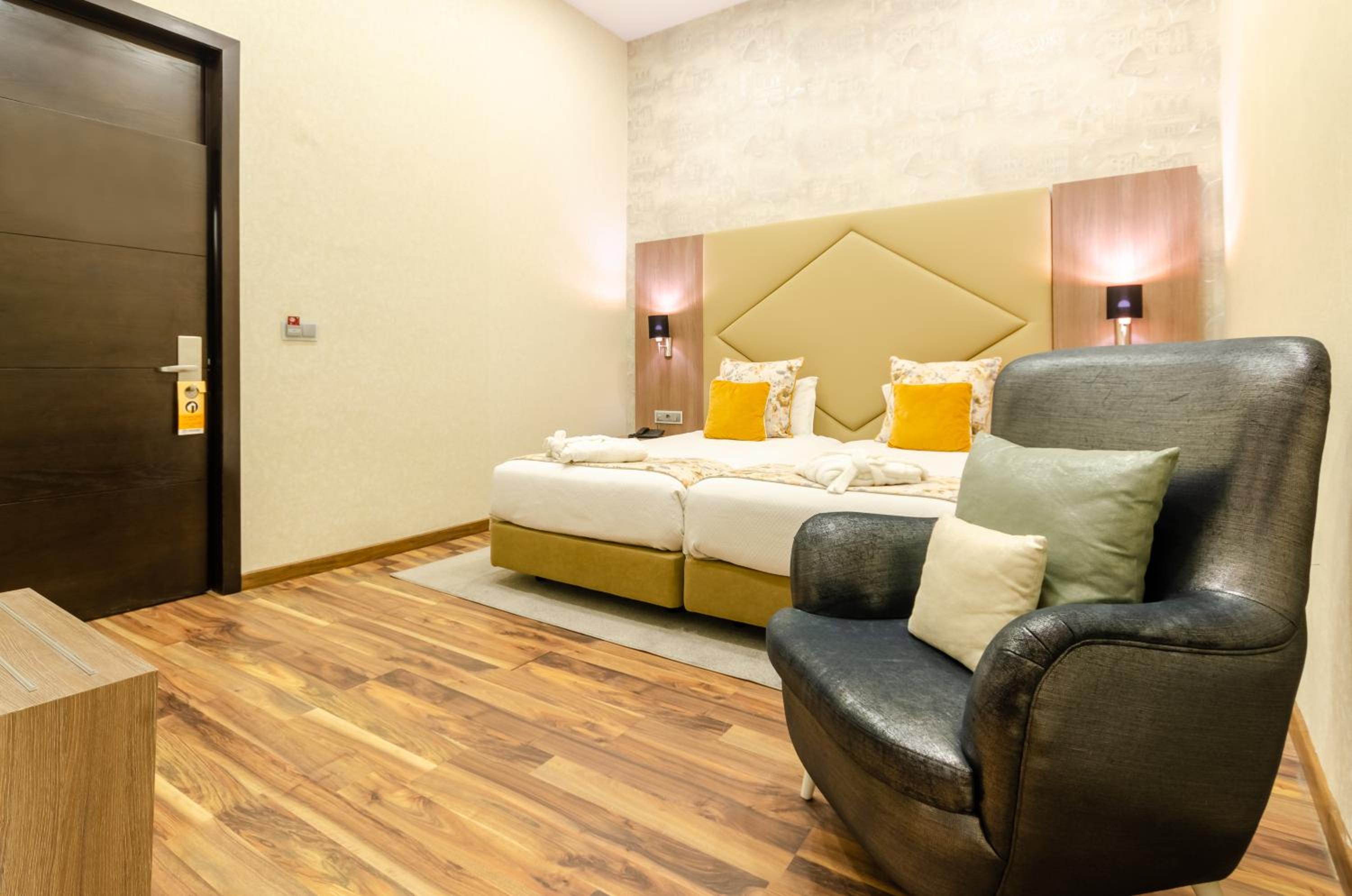 Quadruple Room - Photo 2