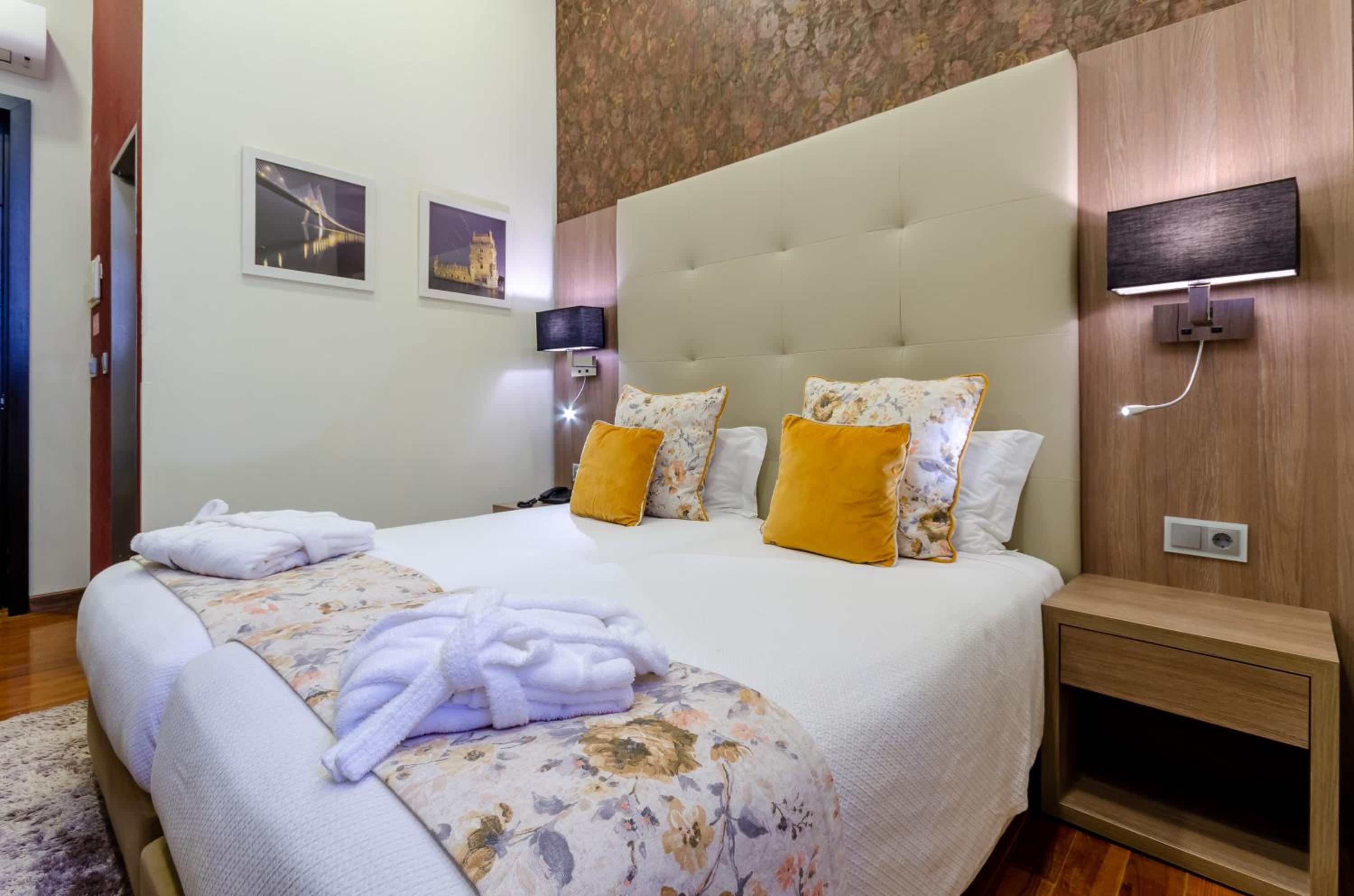 Superior Twin Room - Photo 10