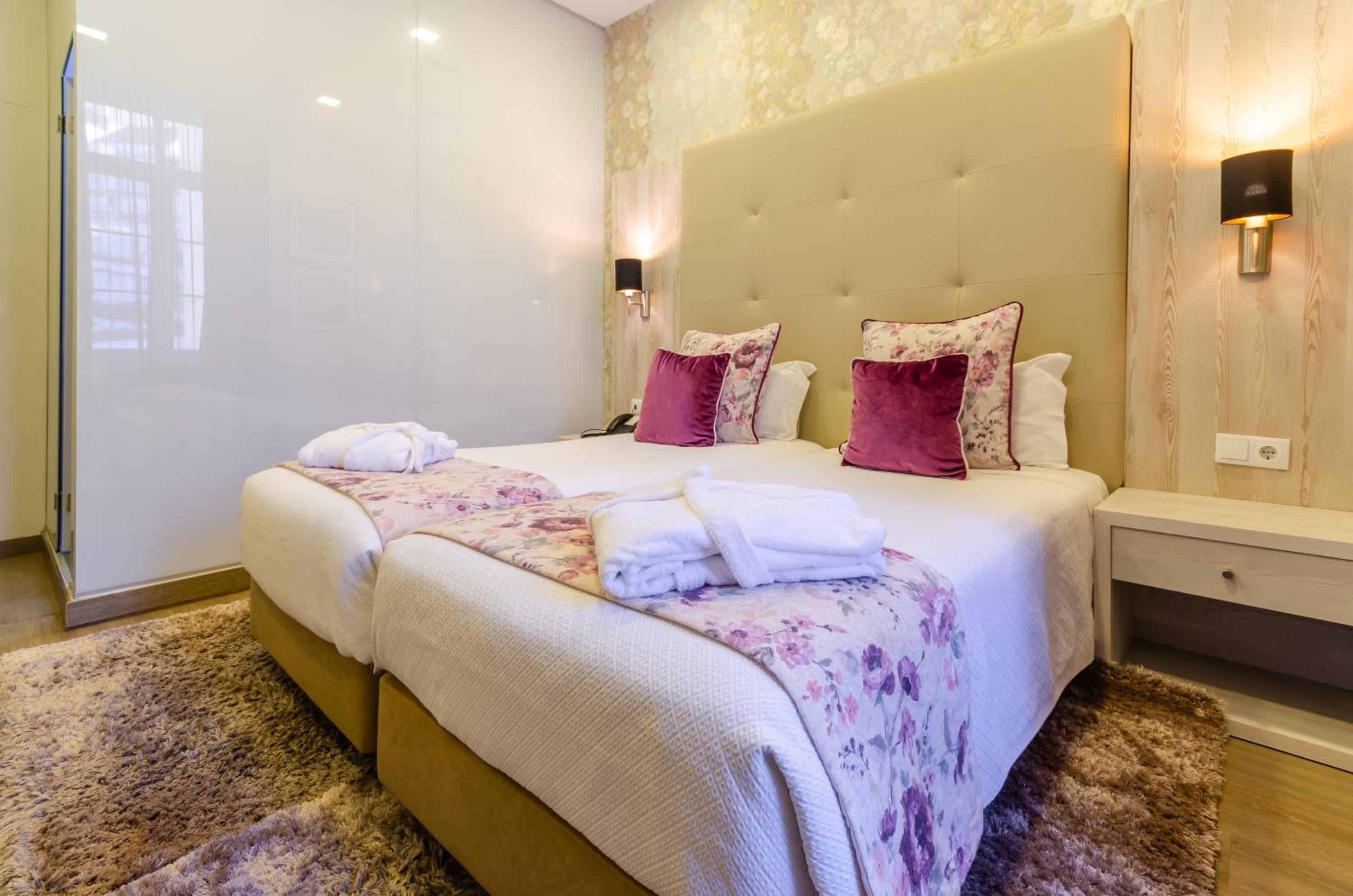 Superior Twin Room - Photo 12