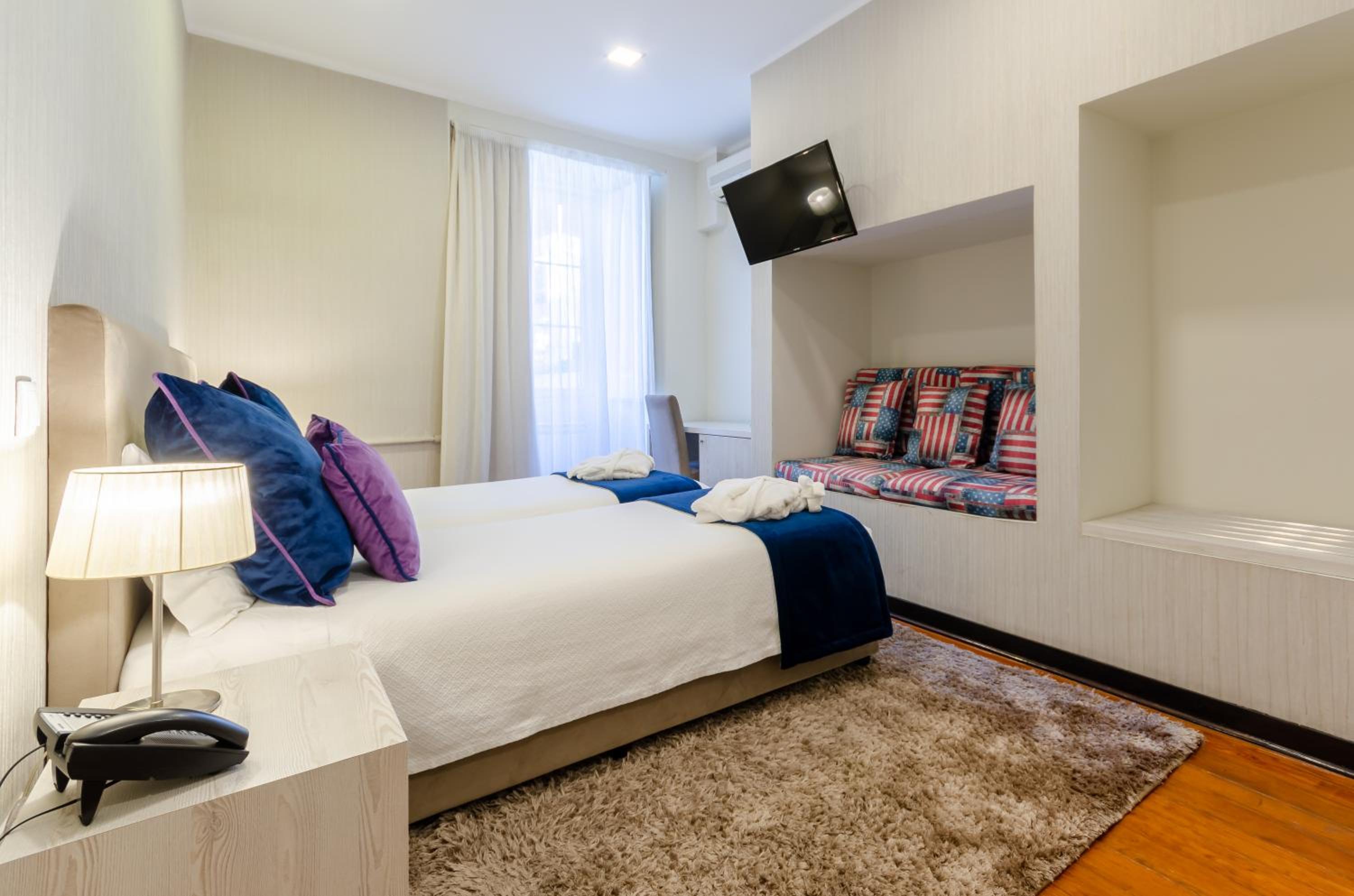 Superior Twin Room - Photo 13