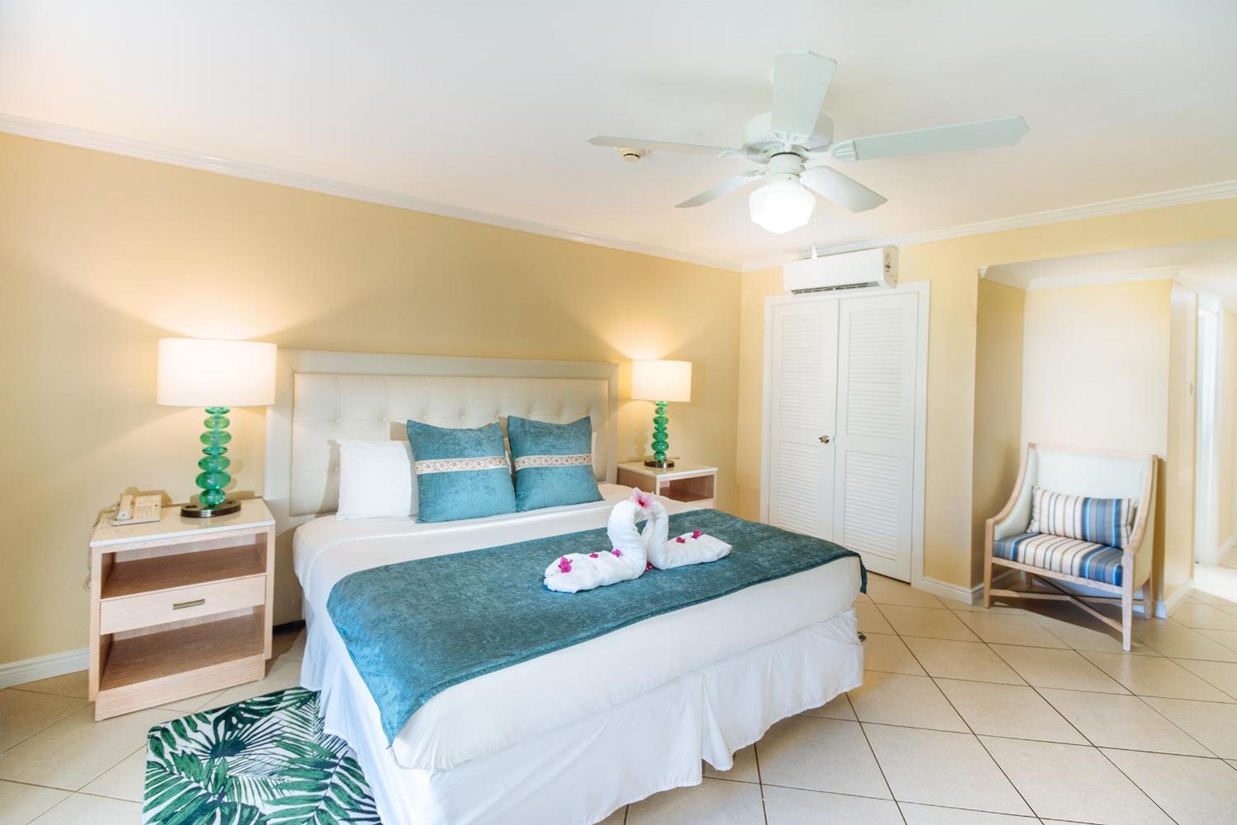 Deluxe Beach Front King