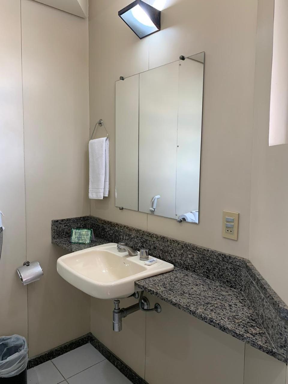 Deluxe Double Room - Photo 10