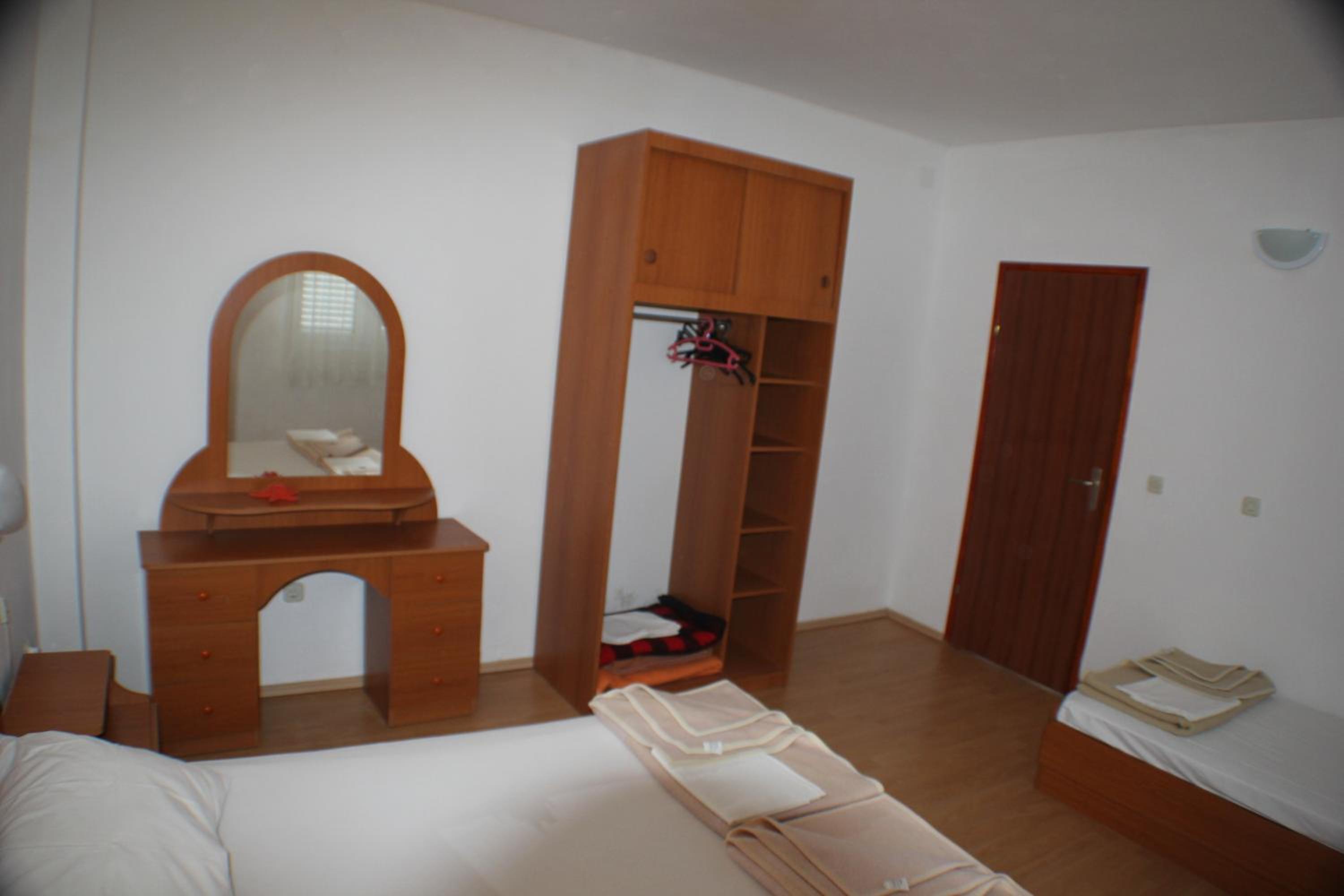 One-Bedroom Apartment with Balcony (3 Adults) photo 3