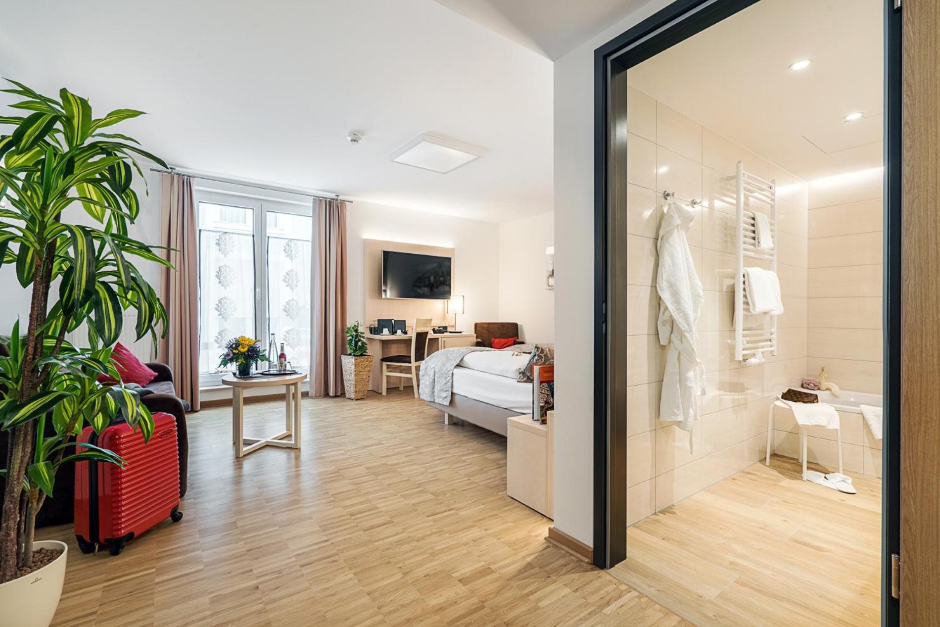 Grand Deluxe Double/Twin – main building- (4-star category) photo 3