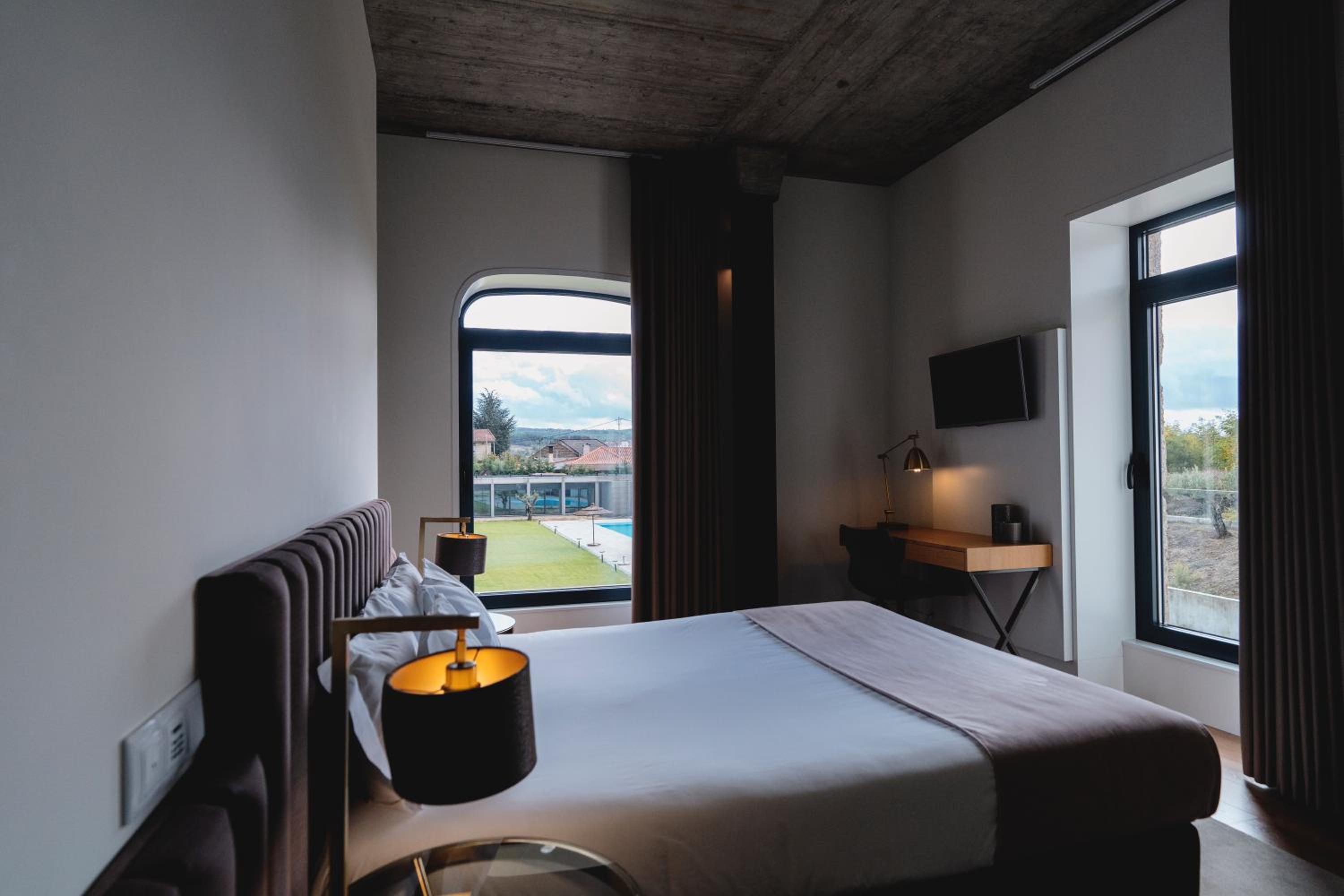 Deluxe Double Room with Shower photo 3
