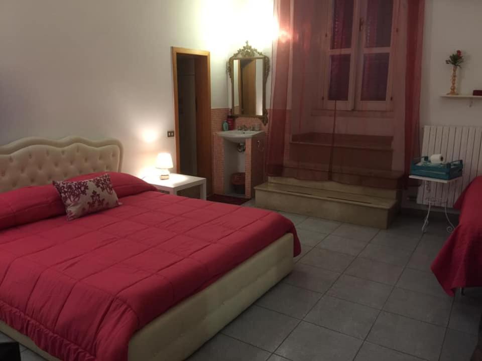 Double Room with Private Bathroom - Photo 11
