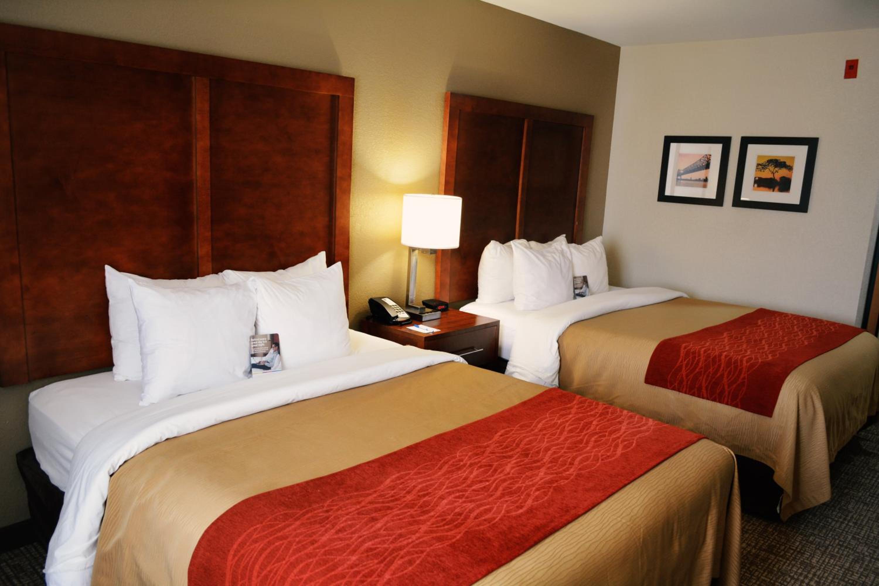 Queen Room with Two Queen Beds - Accessible/Non-Smoking  - Photo 2