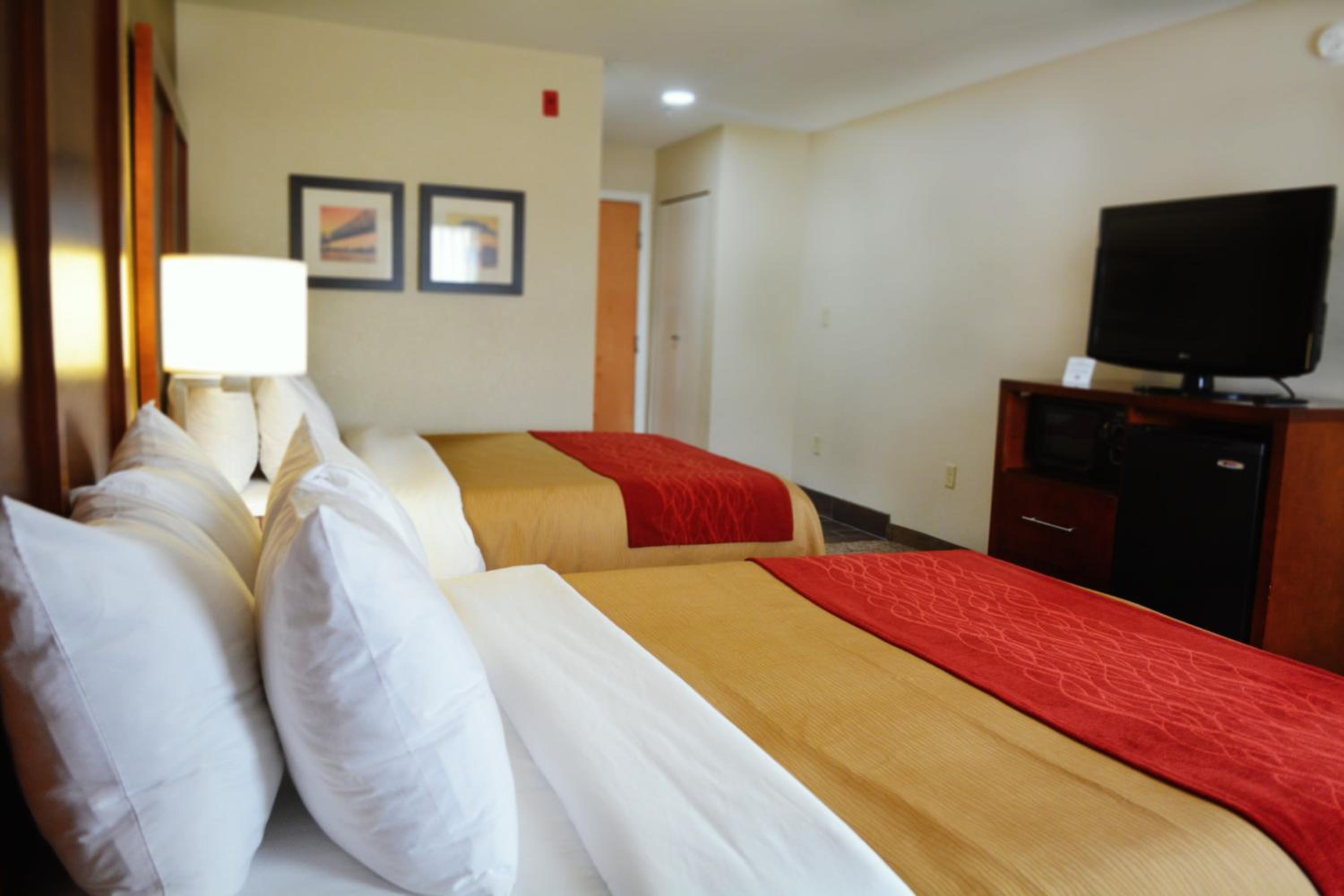 Queen Room with Two Queen Beds - Accessible/Non-Smoking  - Photo 1