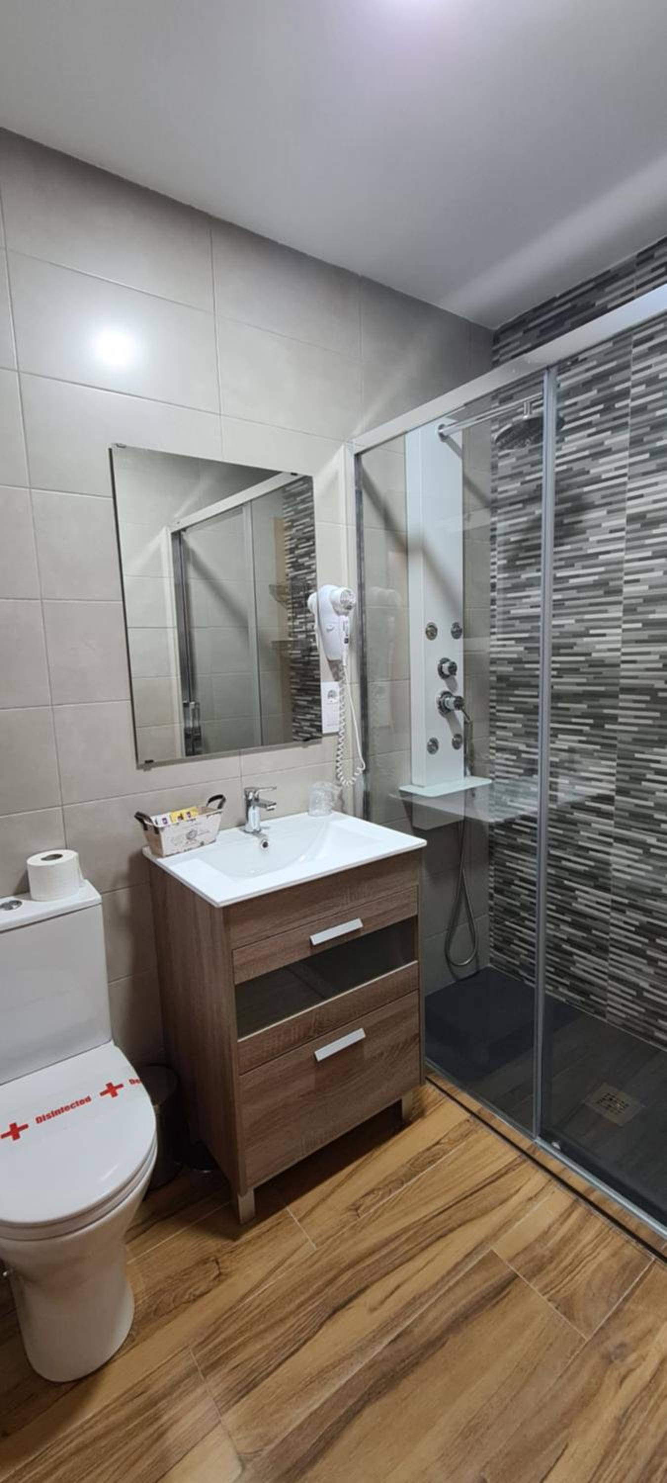 Twin Room with Shower photo 3