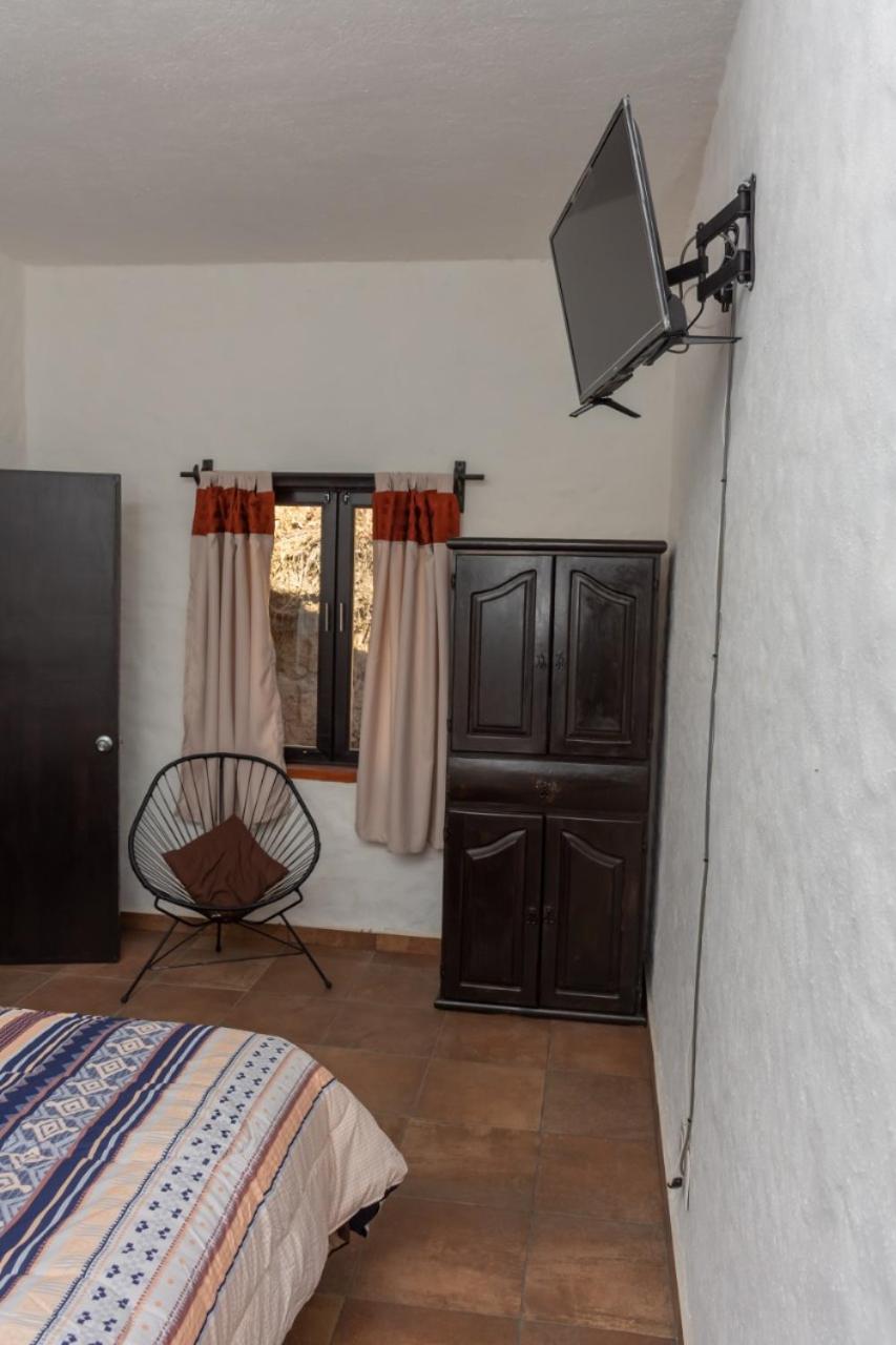 Triple Room with Private Bathroom - Photo 3