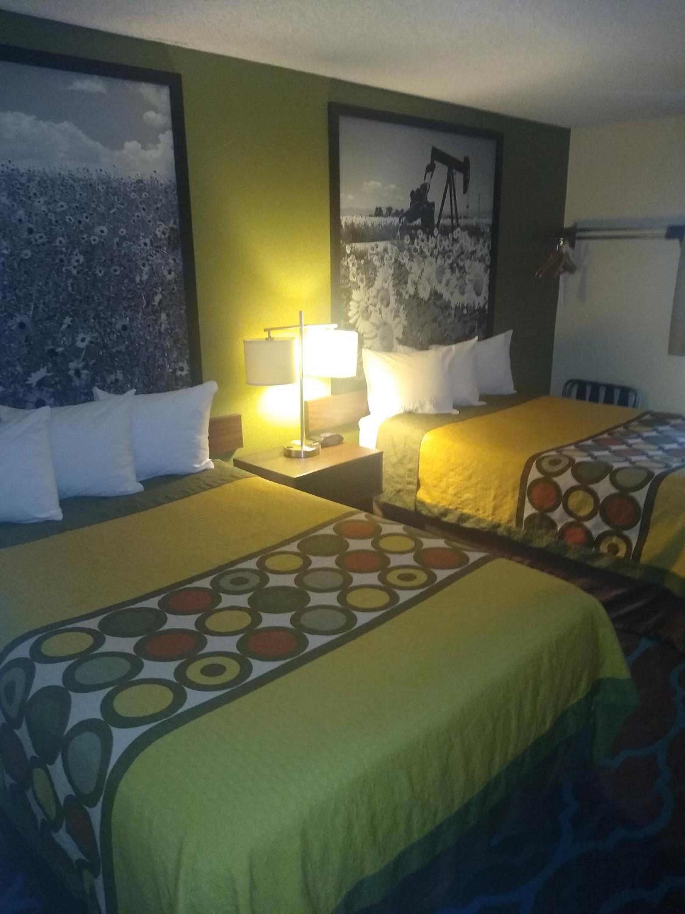 Room with Two Double Beds - Non-Smoking - Photo 4