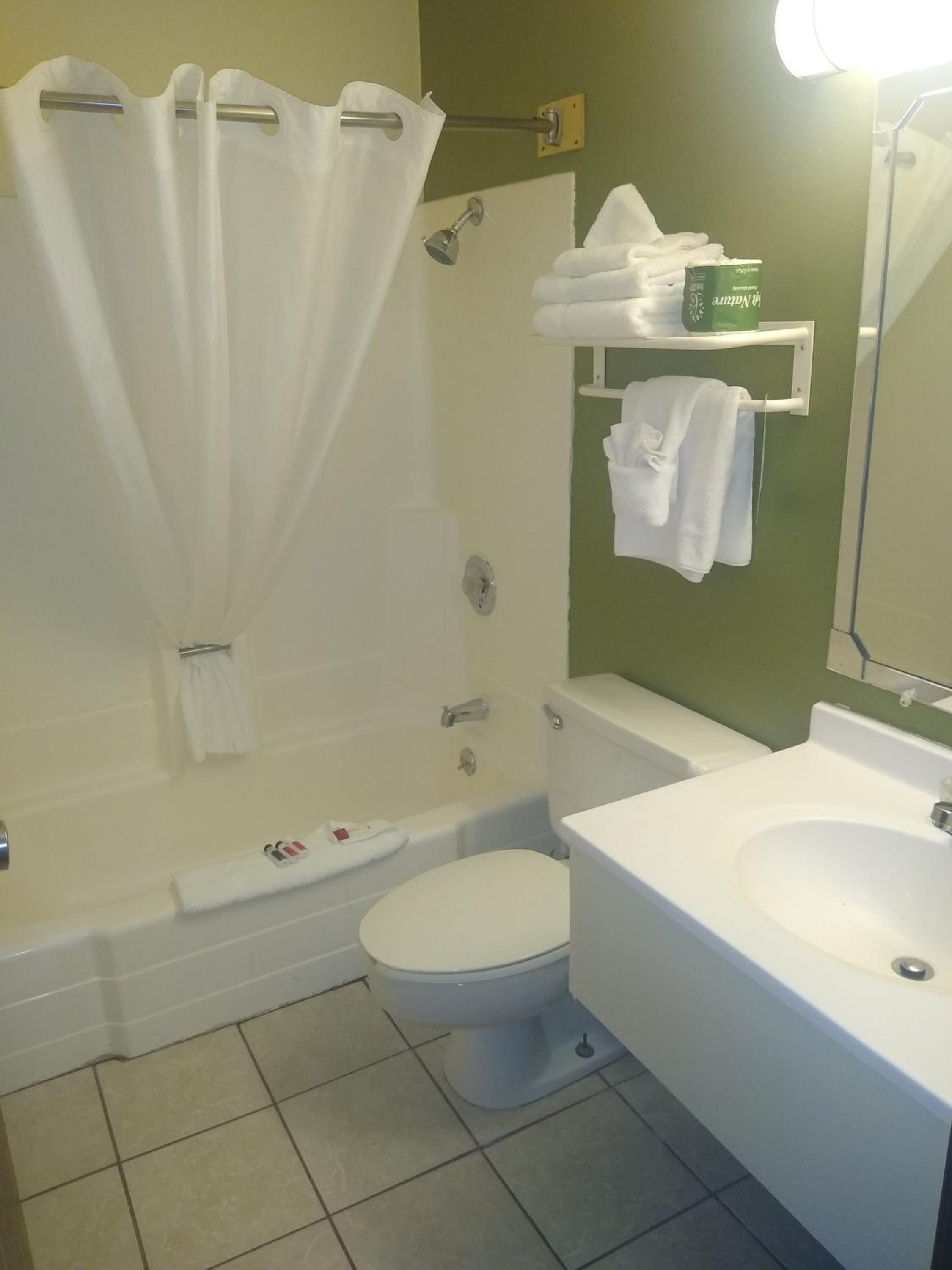 King Room - Mobility Access/Non-Smoking - Photo 7