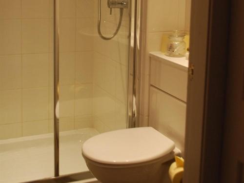Twin Room with Shower photo 2