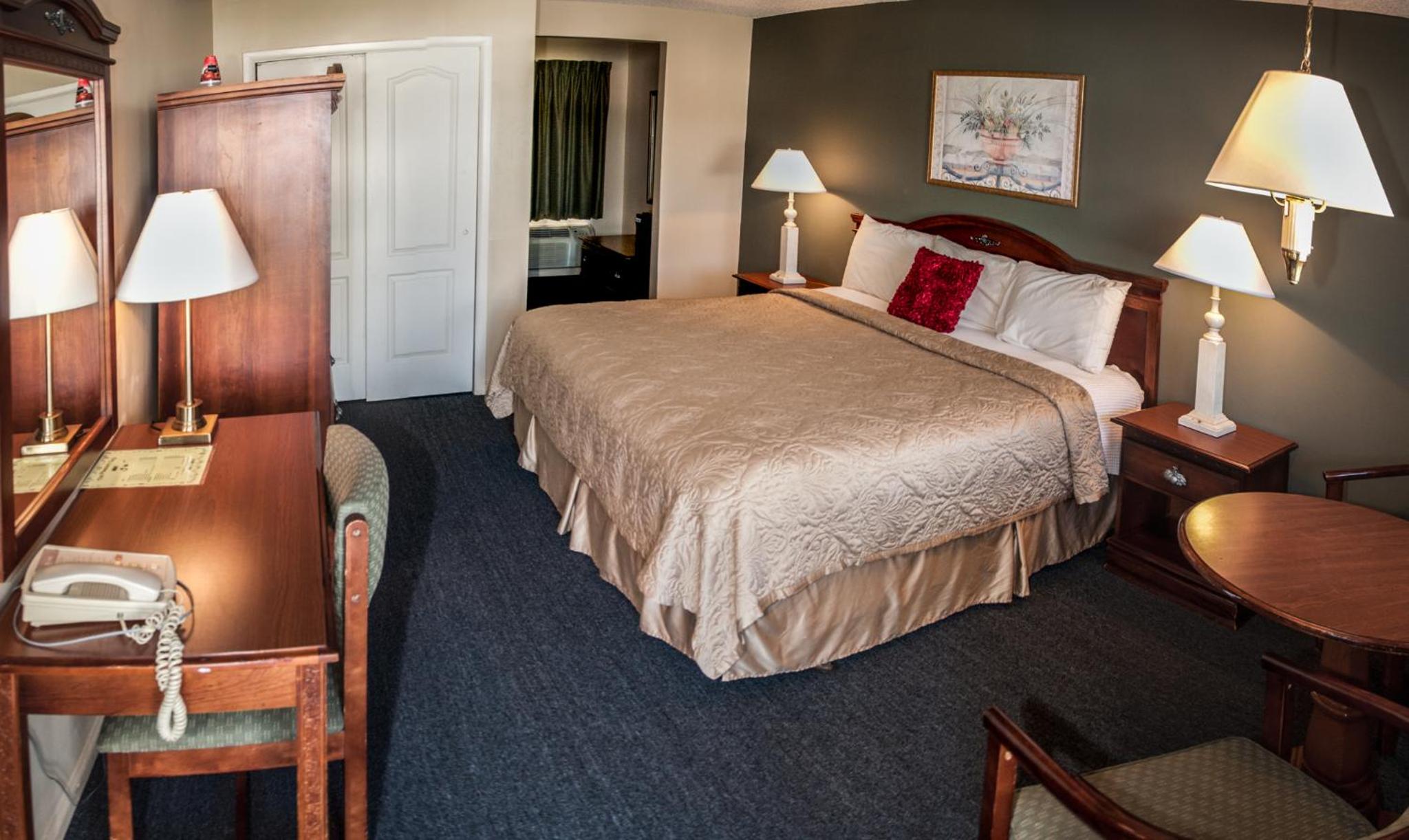 Deluxe King Room photo 3