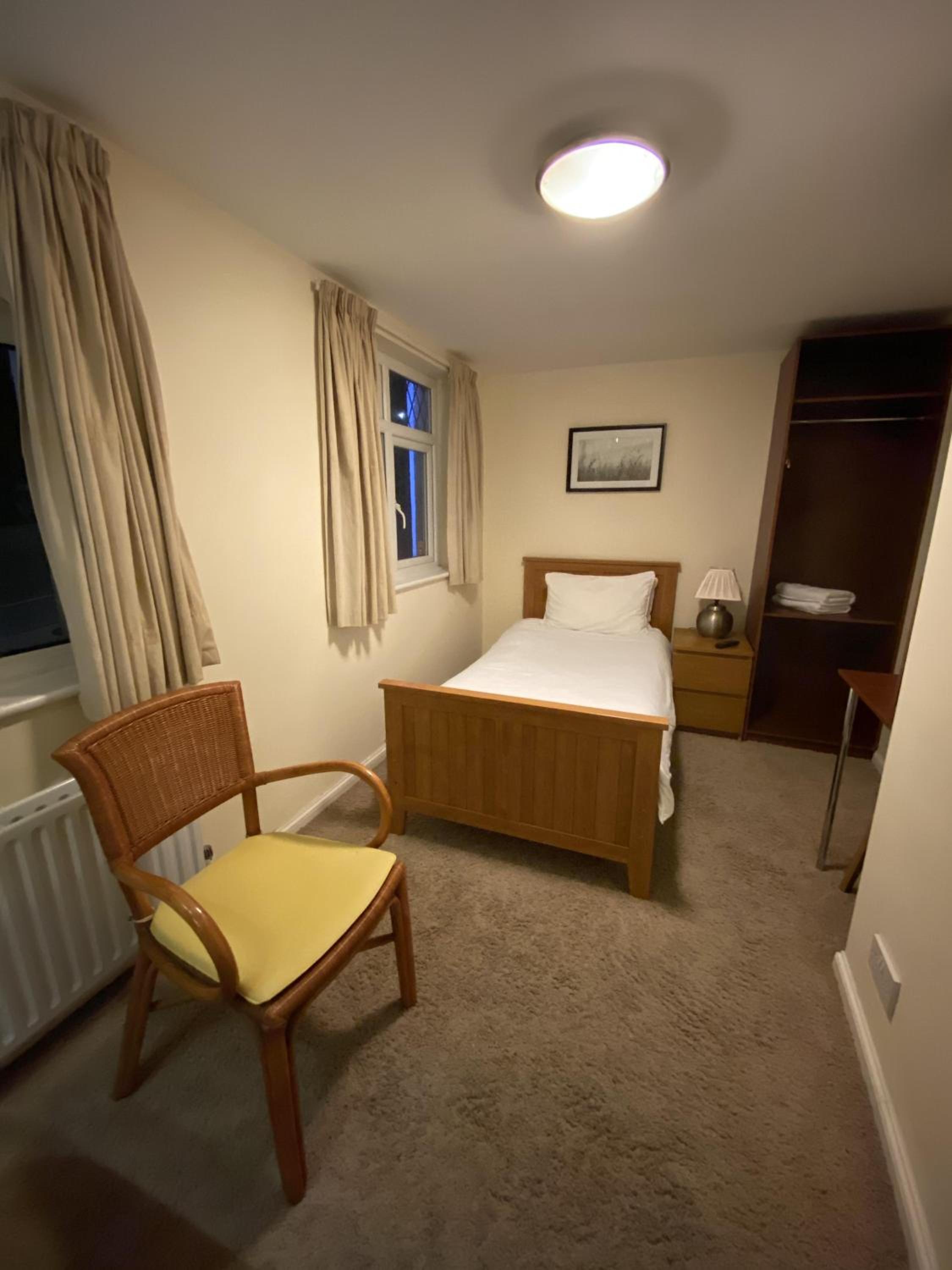 Single Room with Shared Bathroom photo 1