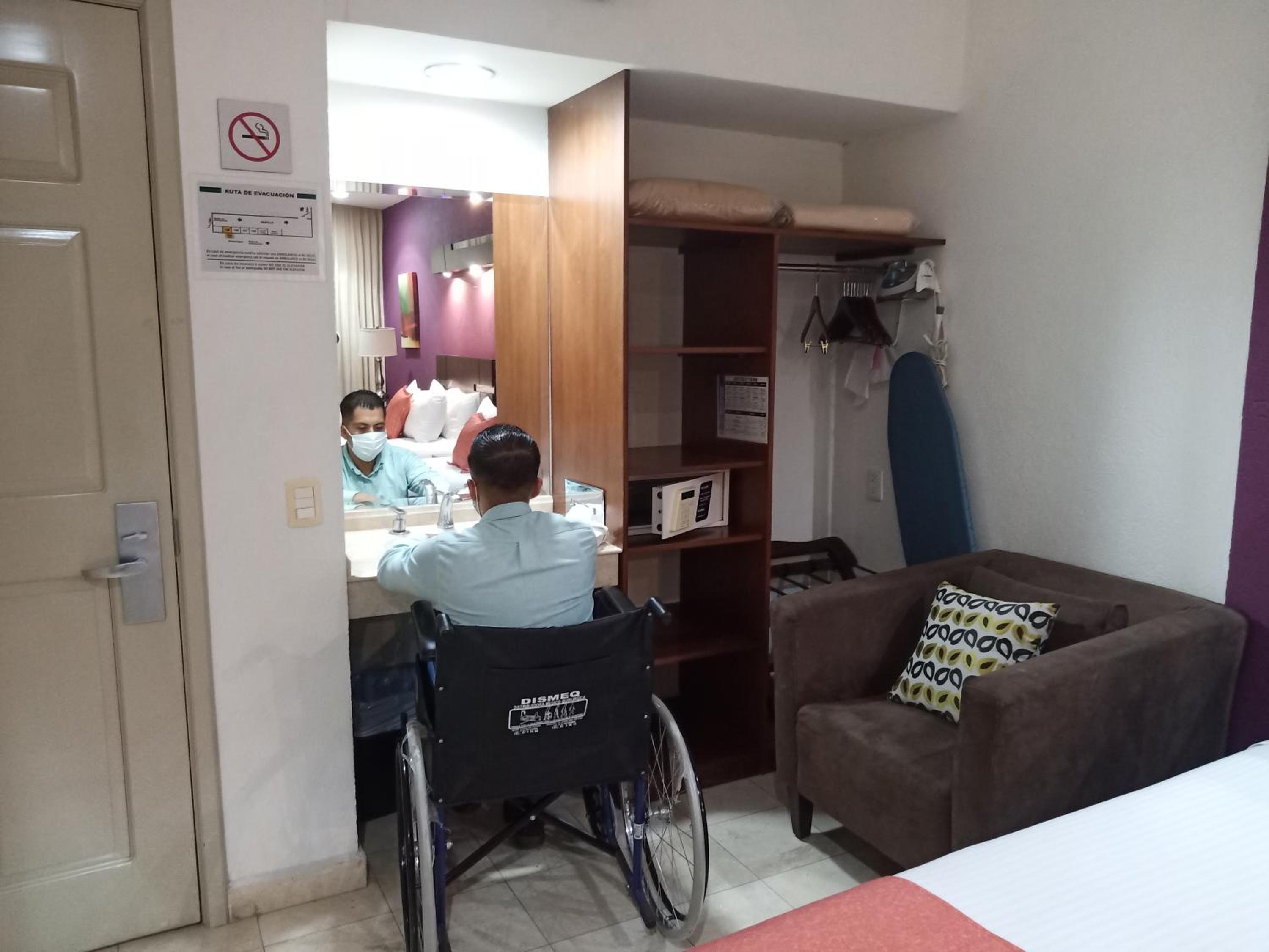 Standard Double Room - Disability Access - Photo 5