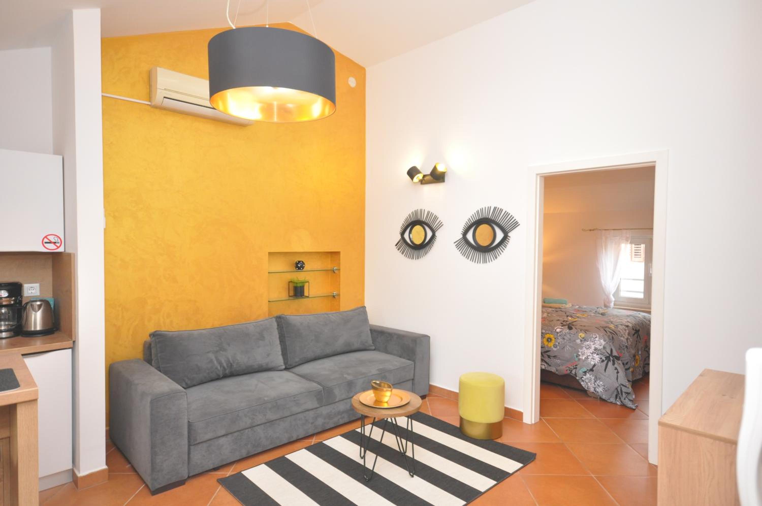 Deluxe Apartment